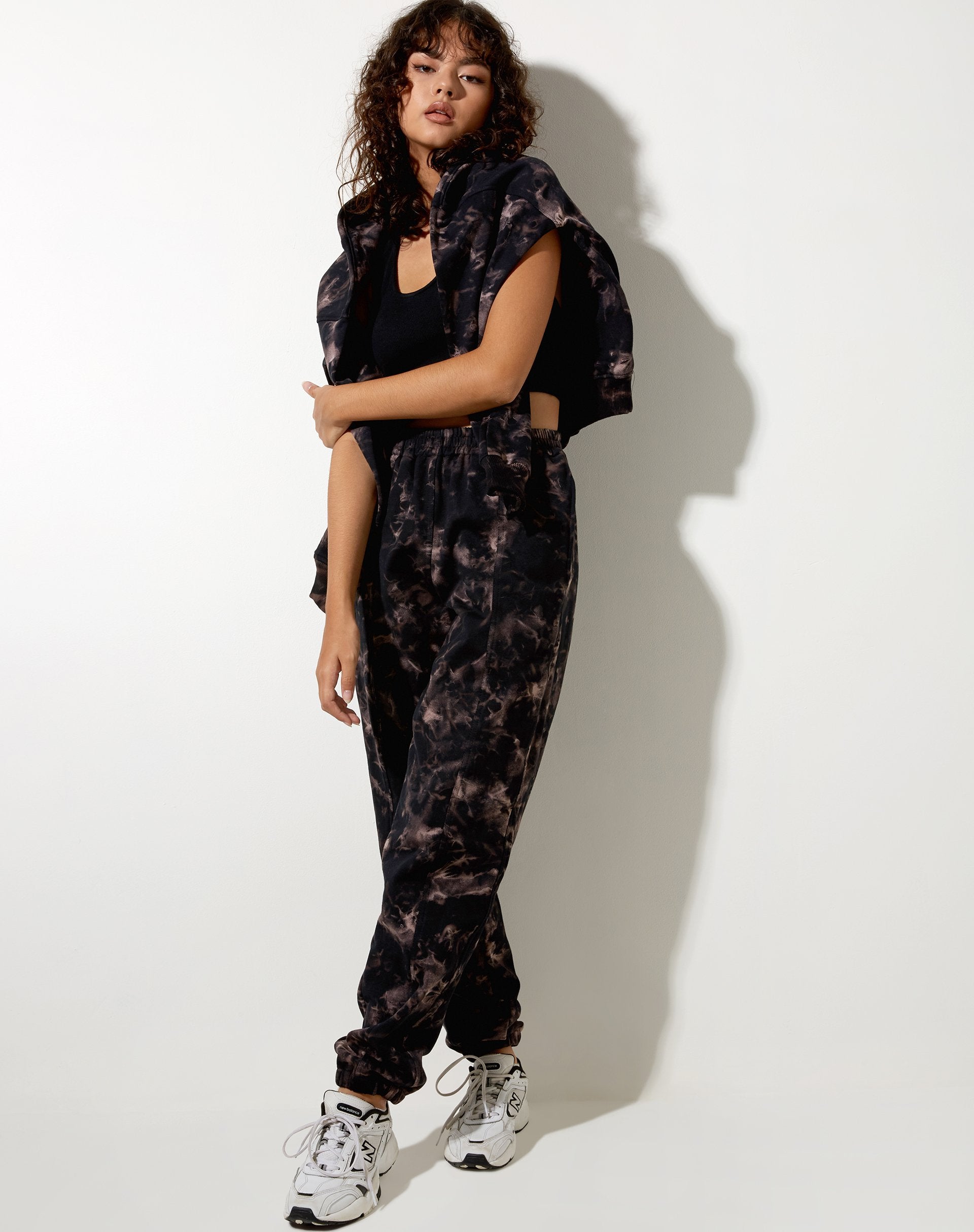 Bild von Bamal Jogger in Oil Smoke