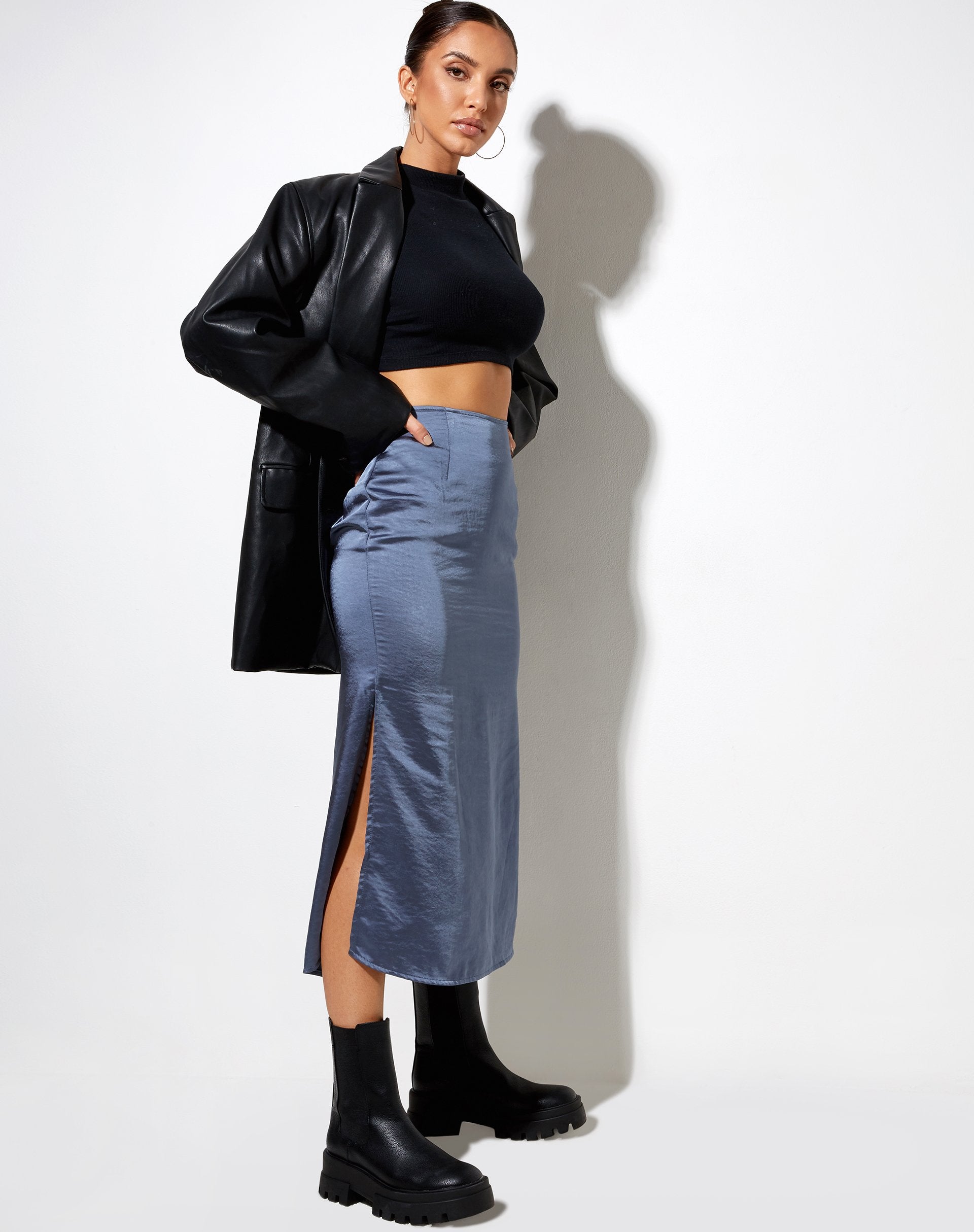 Bild von Tindra Midirock aus Satin in Schieferblau