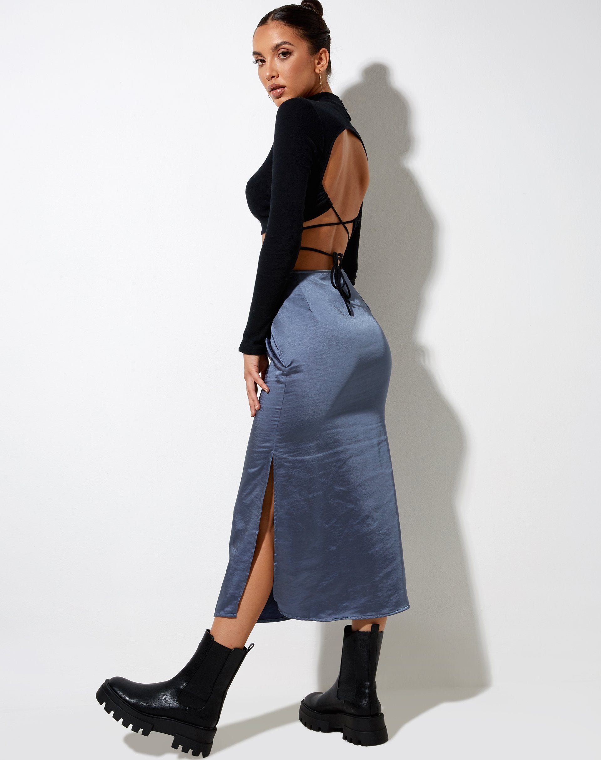 Bild von Tindra Midirock aus Satin in Schieferblau