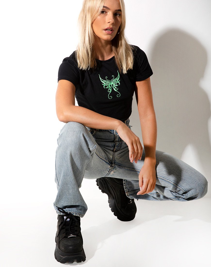 Tindy Crop Top in Schwarz mit grüner Schmetterlingsstickerei
