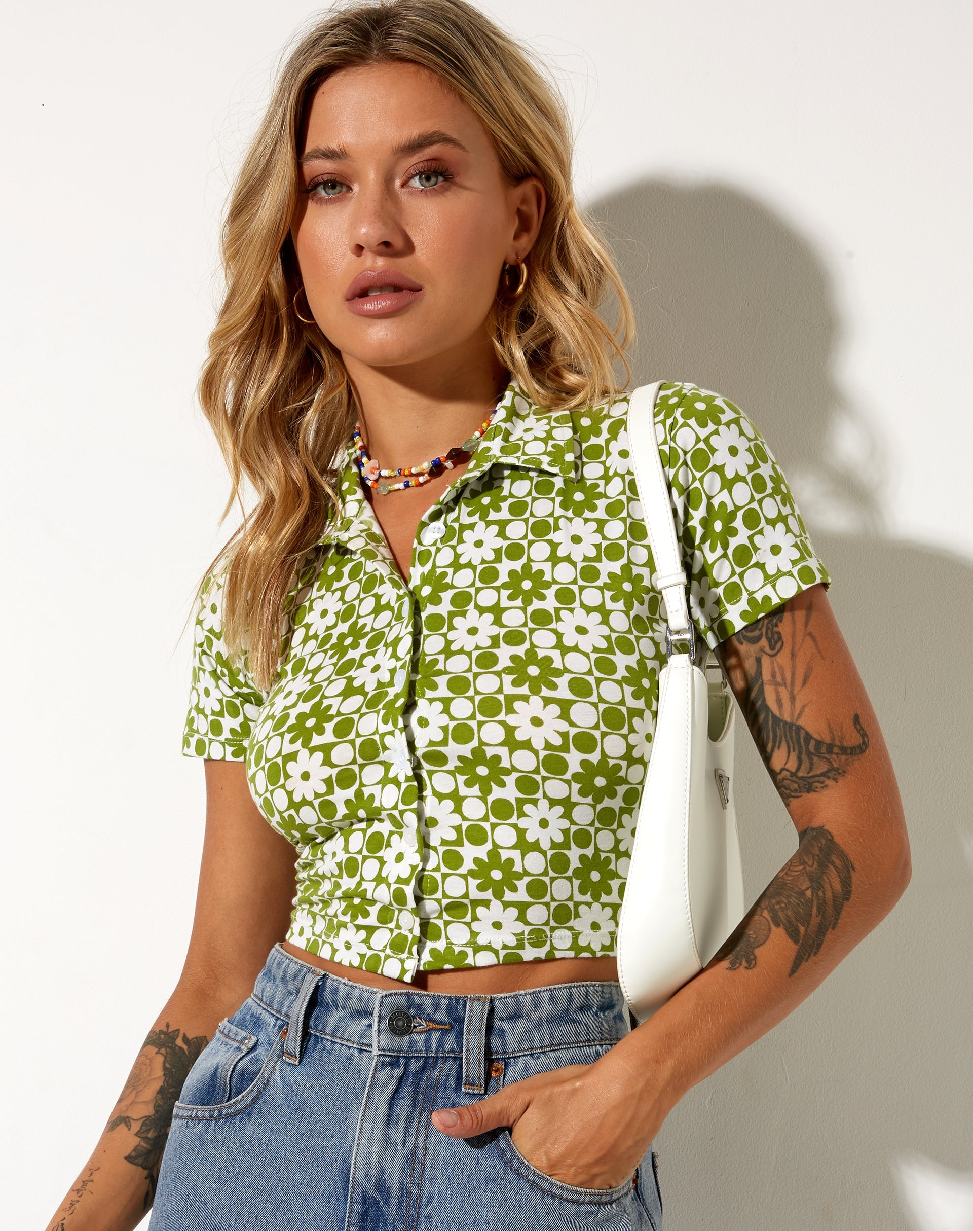 Bild von Wuma Cropped Shirt in Patchwork Daisy Green