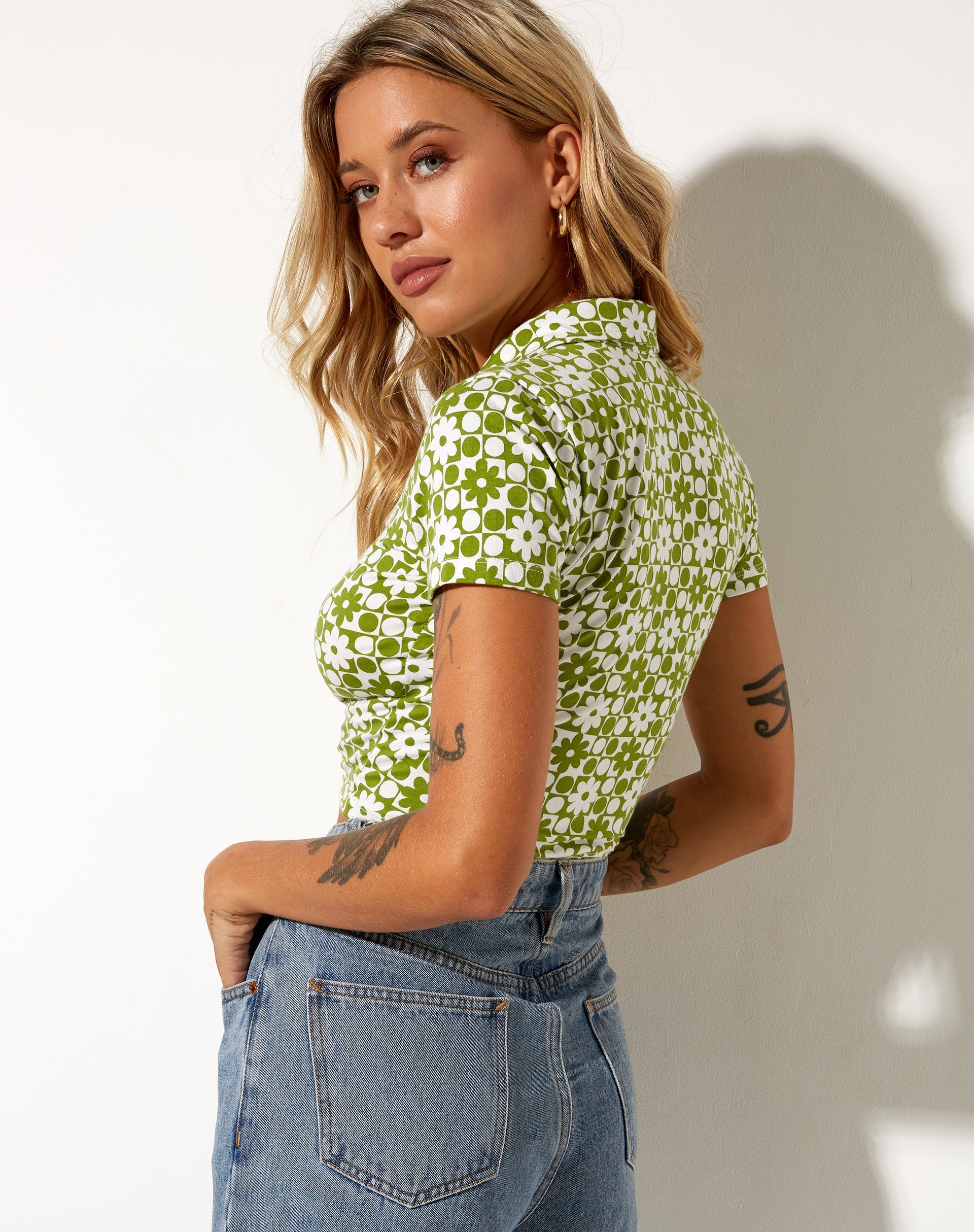 Bild von Wuma Cropped Shirt in Patchwork Daisy Green