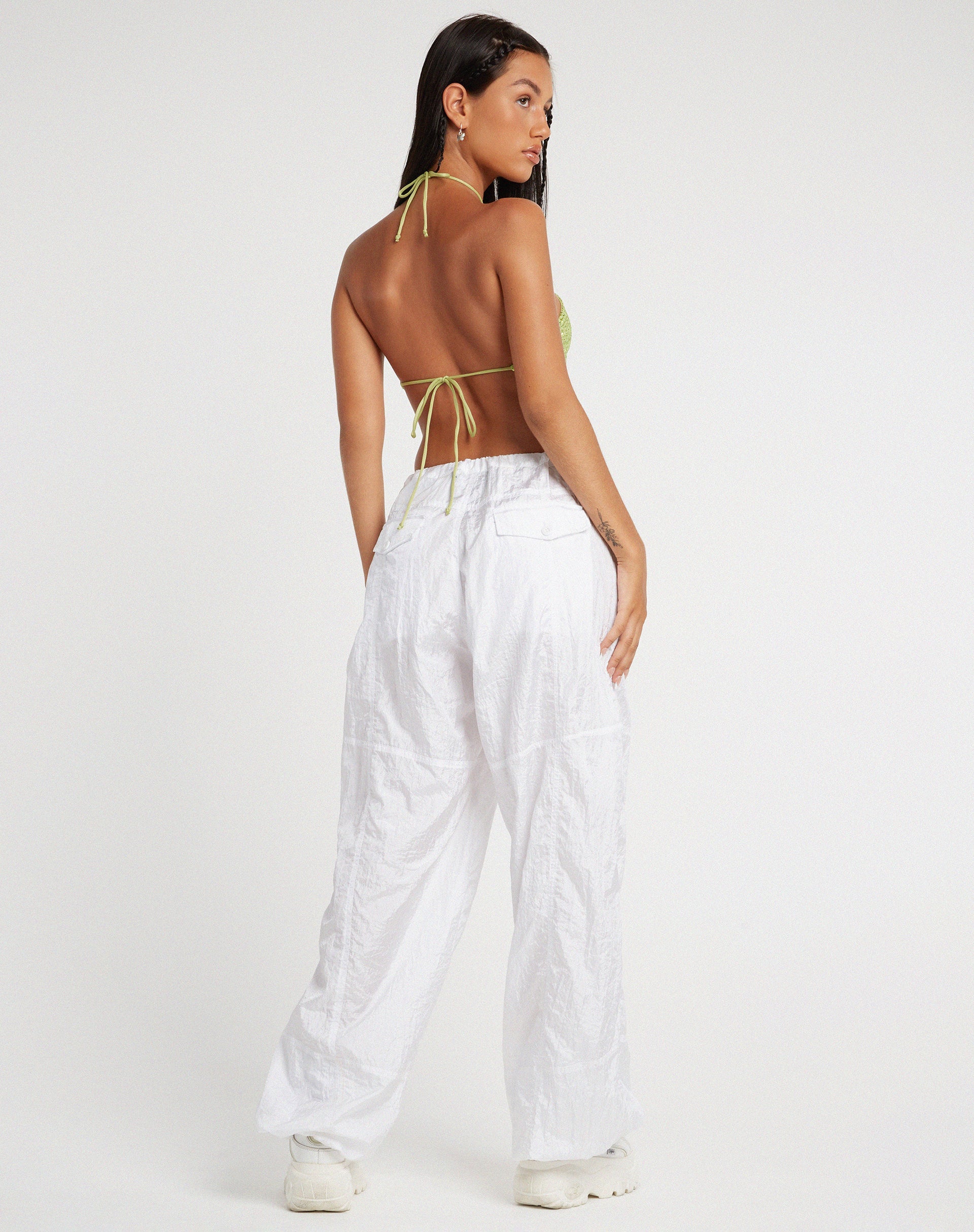 Abbildung von Tinimi Crop Top in Drape Pailletten Limettengrün
