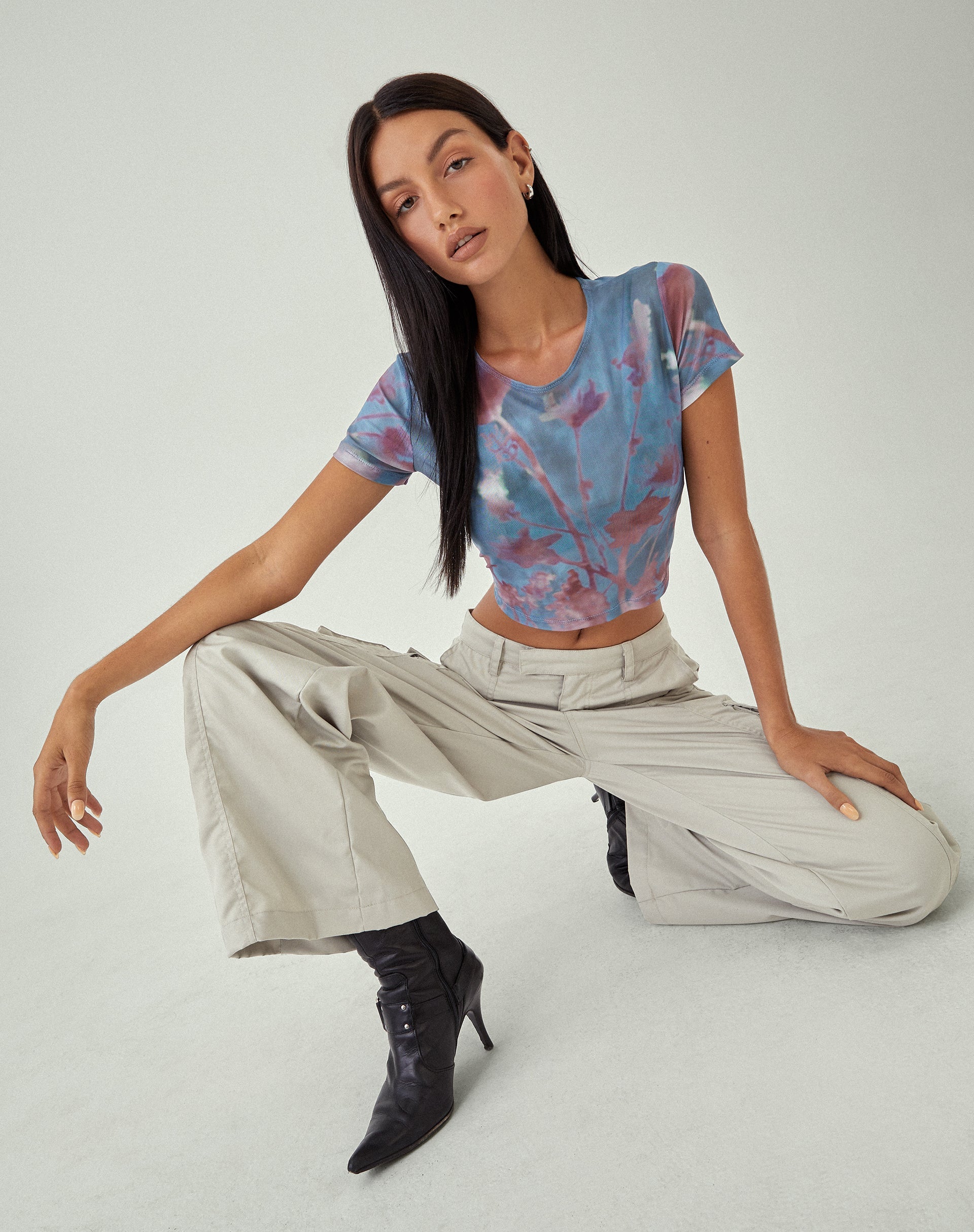 Bild von MOTEL X JACQUIE Tonia Bedrucktes Top in Lumen Mesh Blau