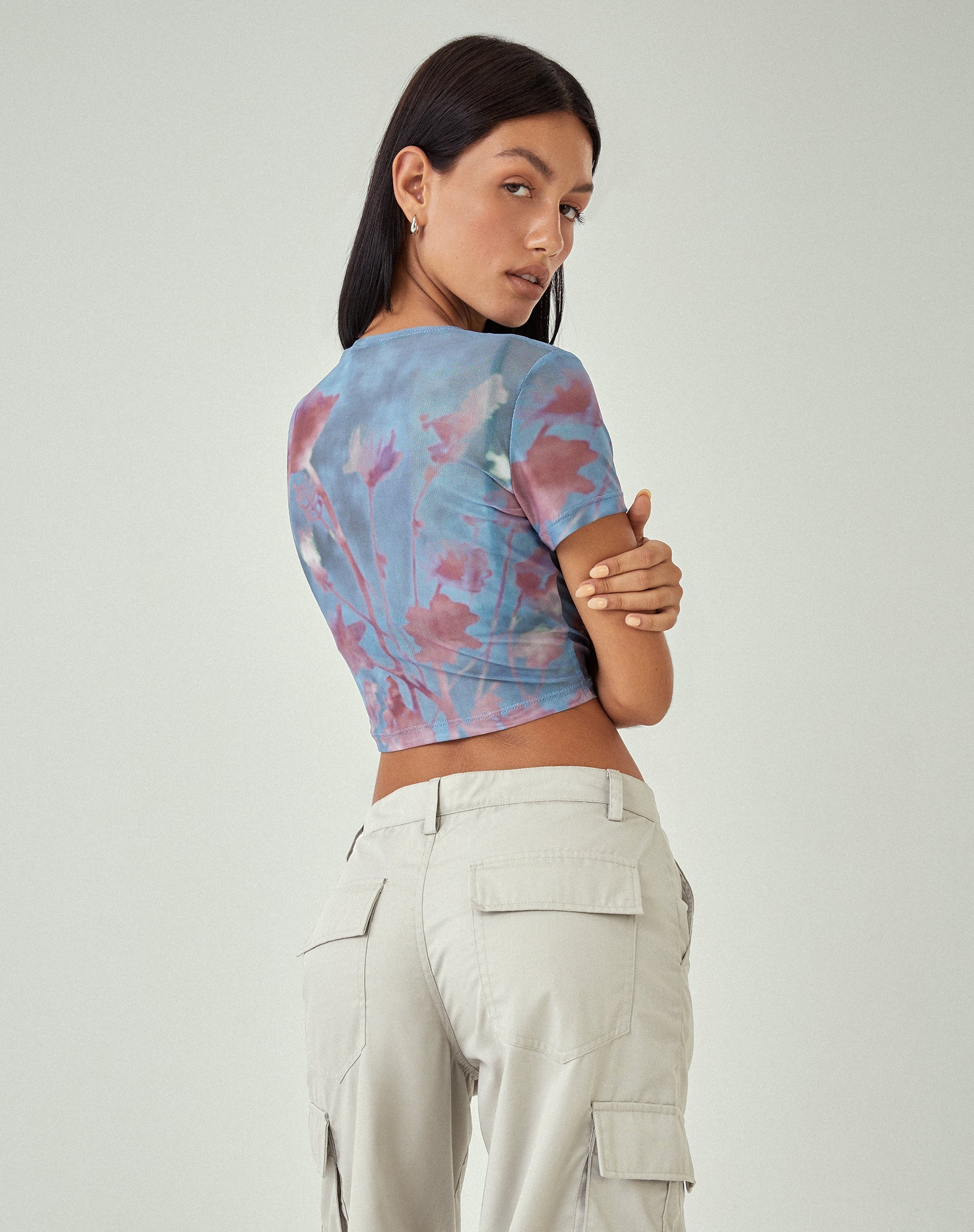 Bild von MOTEL X JACQUIE Tonia Bedrucktes Top in Lumen Mesh Blau