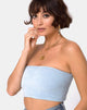 Bild von Tube Top aus flauschigem Strick in Babyblau