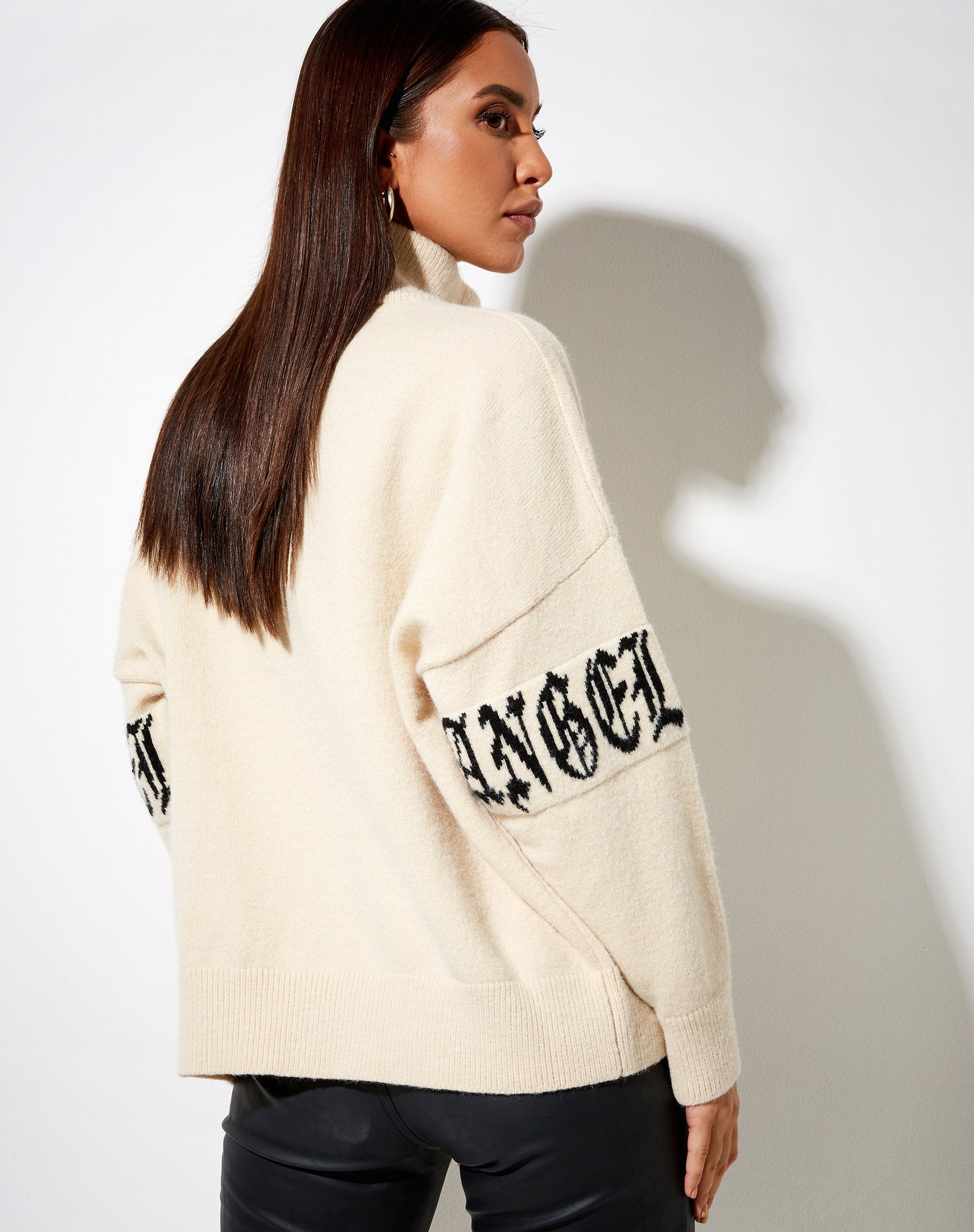 Bild von Tusca Sweatshirt in Stein mit Engel auf Ärmel