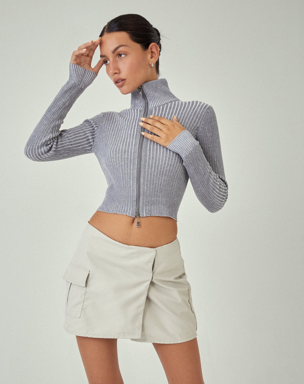 Tuzifa Gekürzter Pullover in Grau