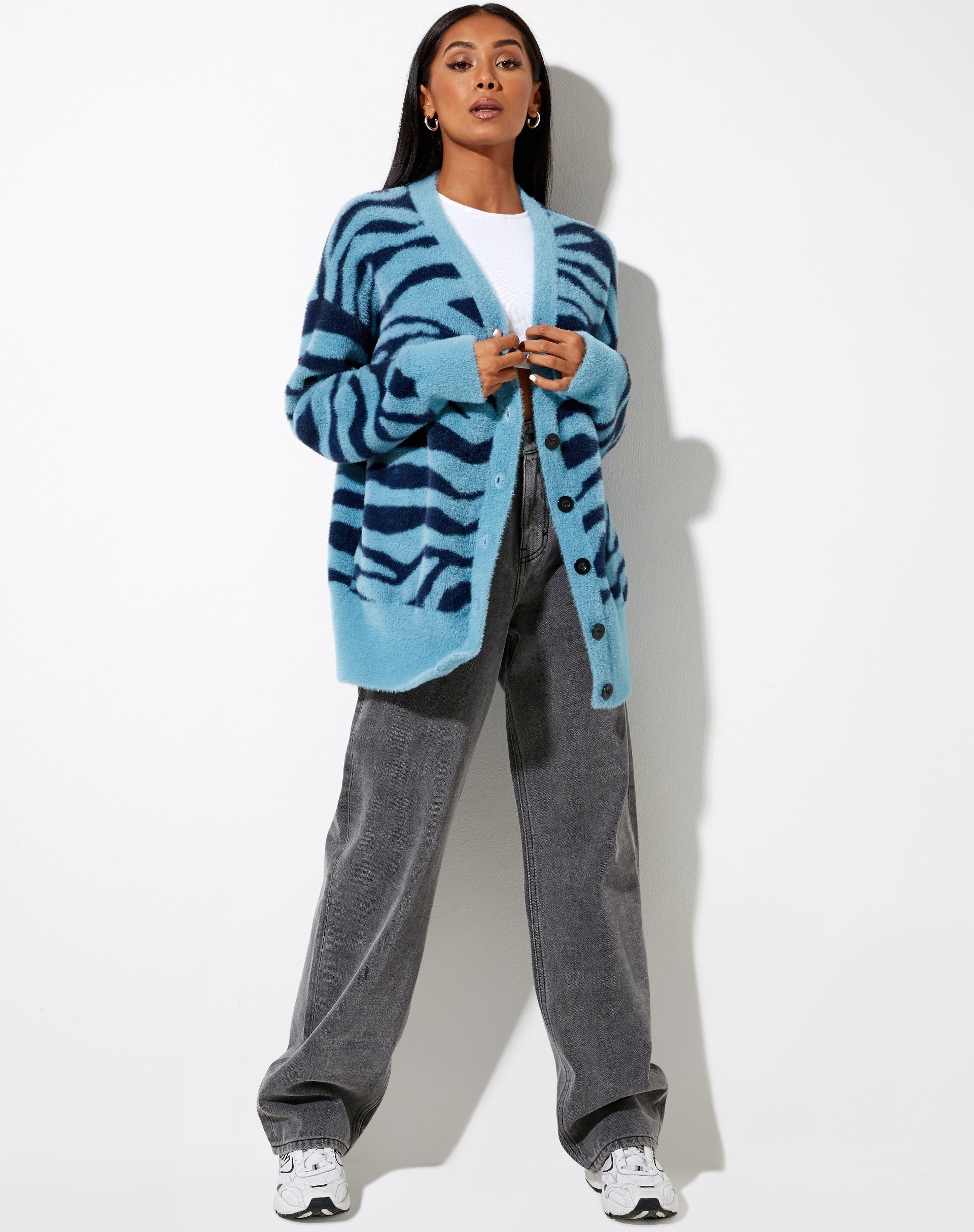 Bild von Uriela Cardi aus Zebra blau und marineblau gestrickt