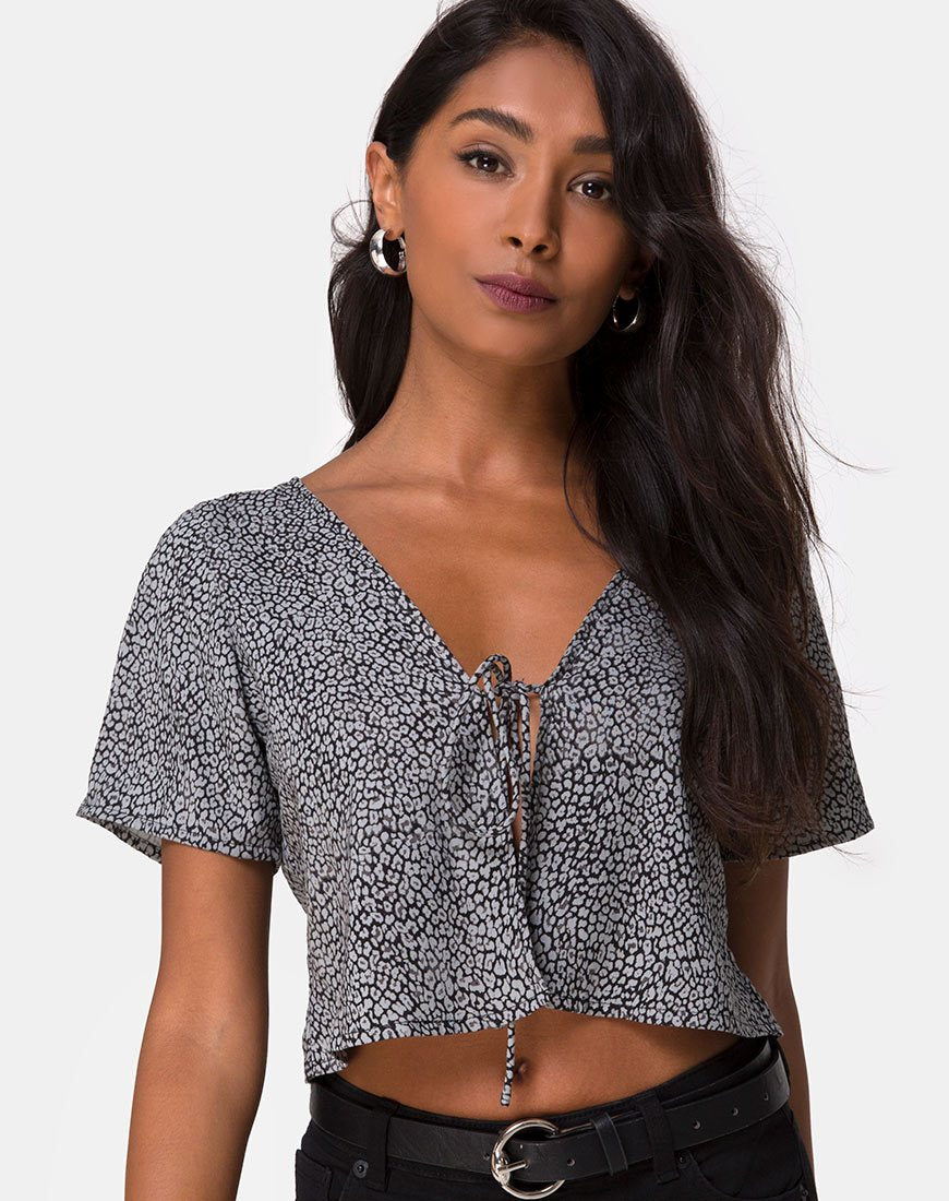 Image of Vaco Bluse in Ditsy Leopard Grau