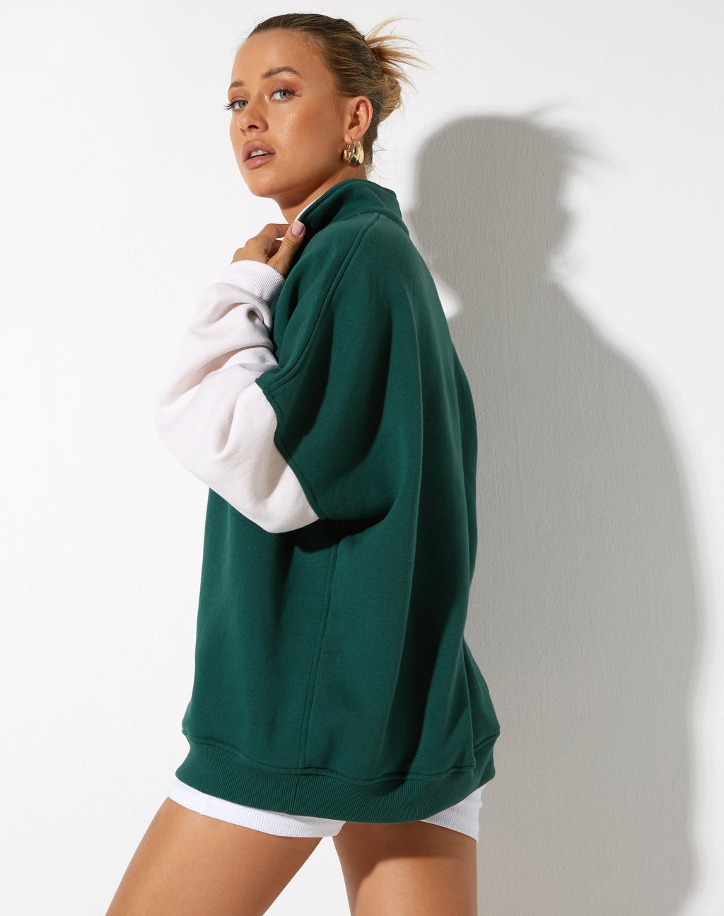Varsity Oversized Jacke in Waldgrün Winter Weiß Sport Society