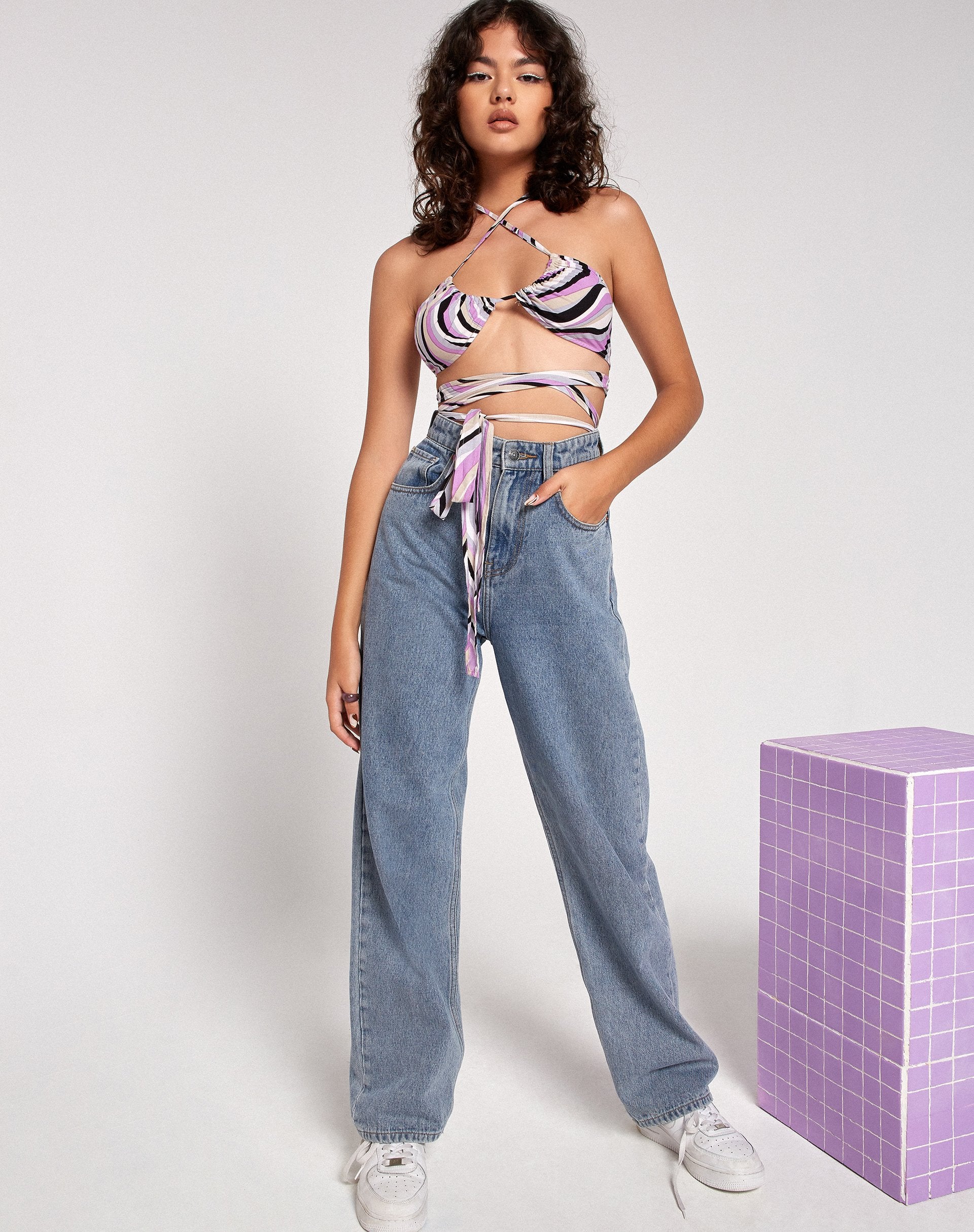 Bild von Vinia Crop Top in 60s Abstrakt