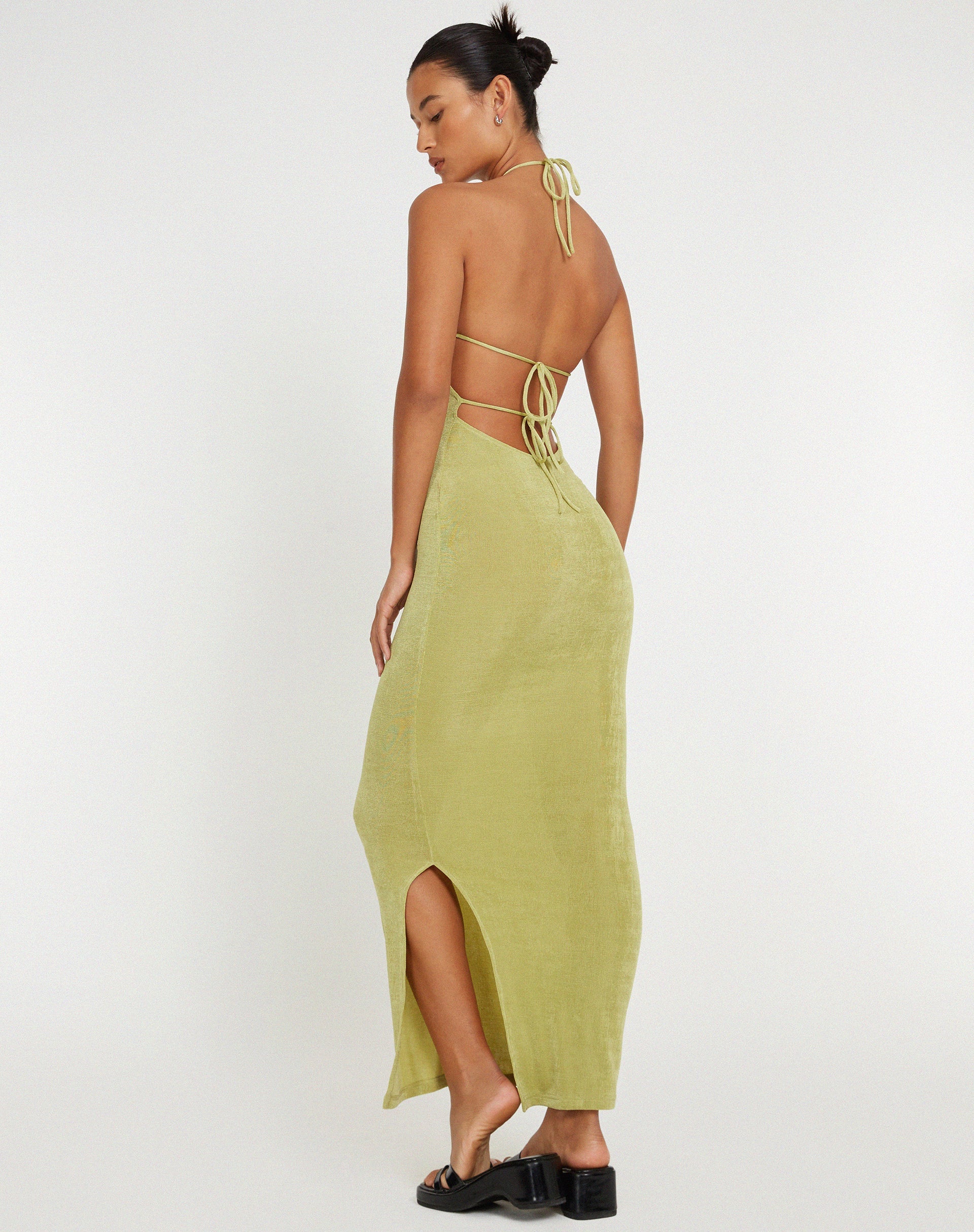 Image of Virnilia Maxikleid mit Neckholder in Limette