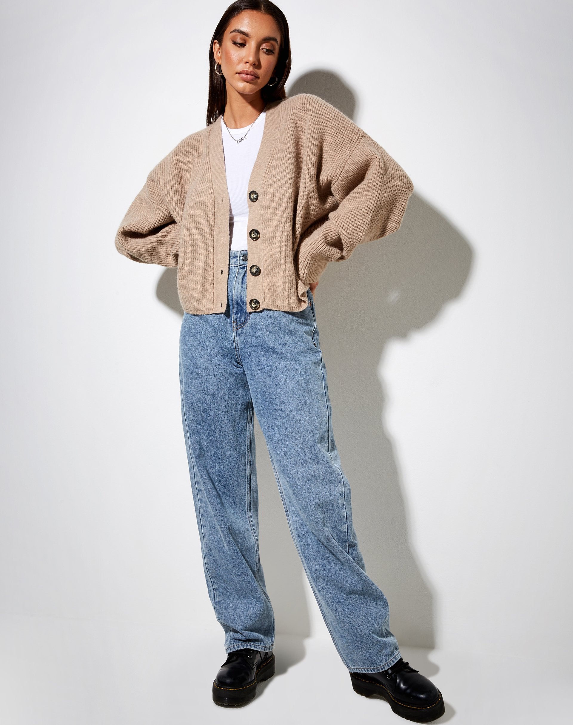 Bild von Wallace Cardi in Grau Beige