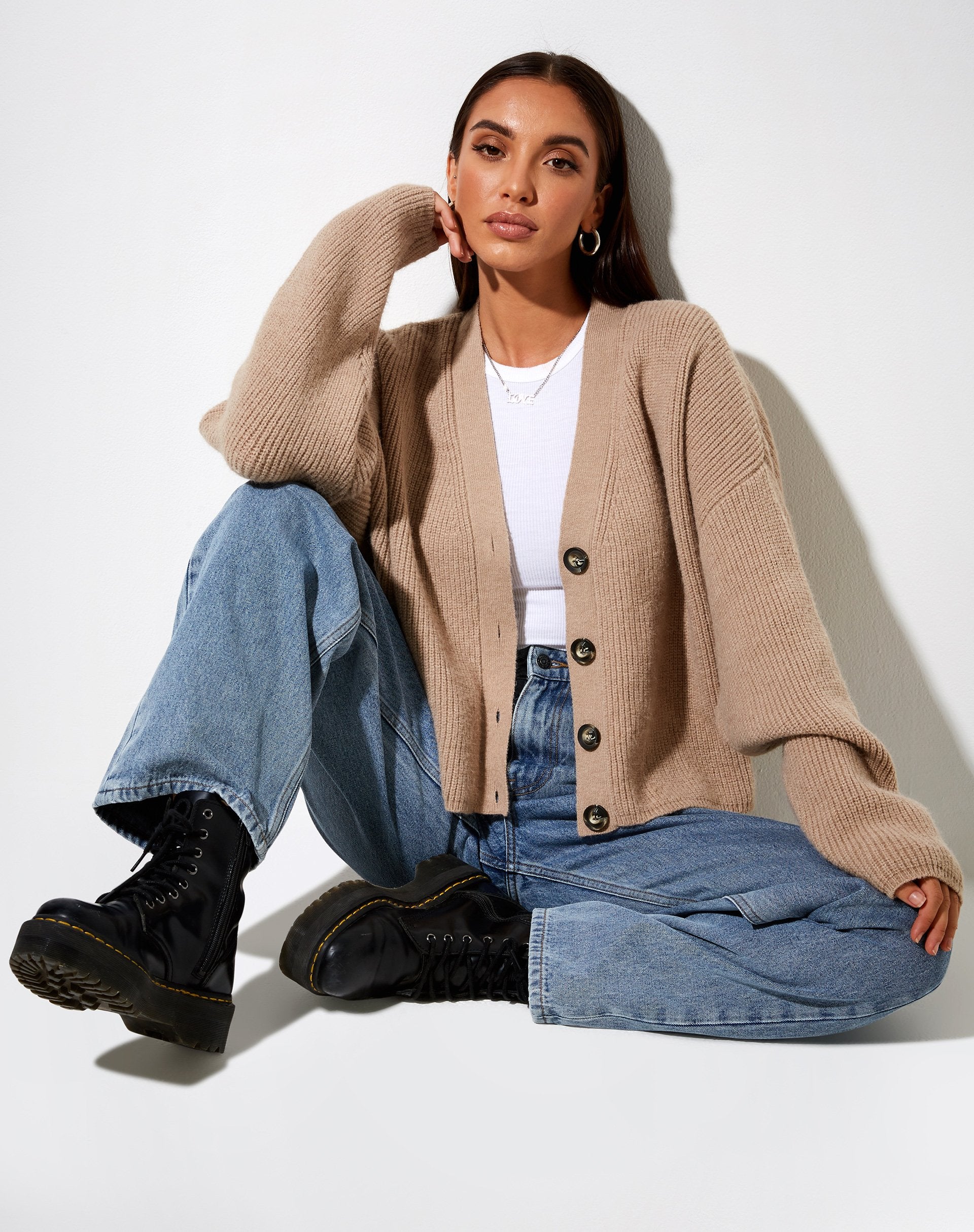 Bild von Wallace Cardi in Grau Beige