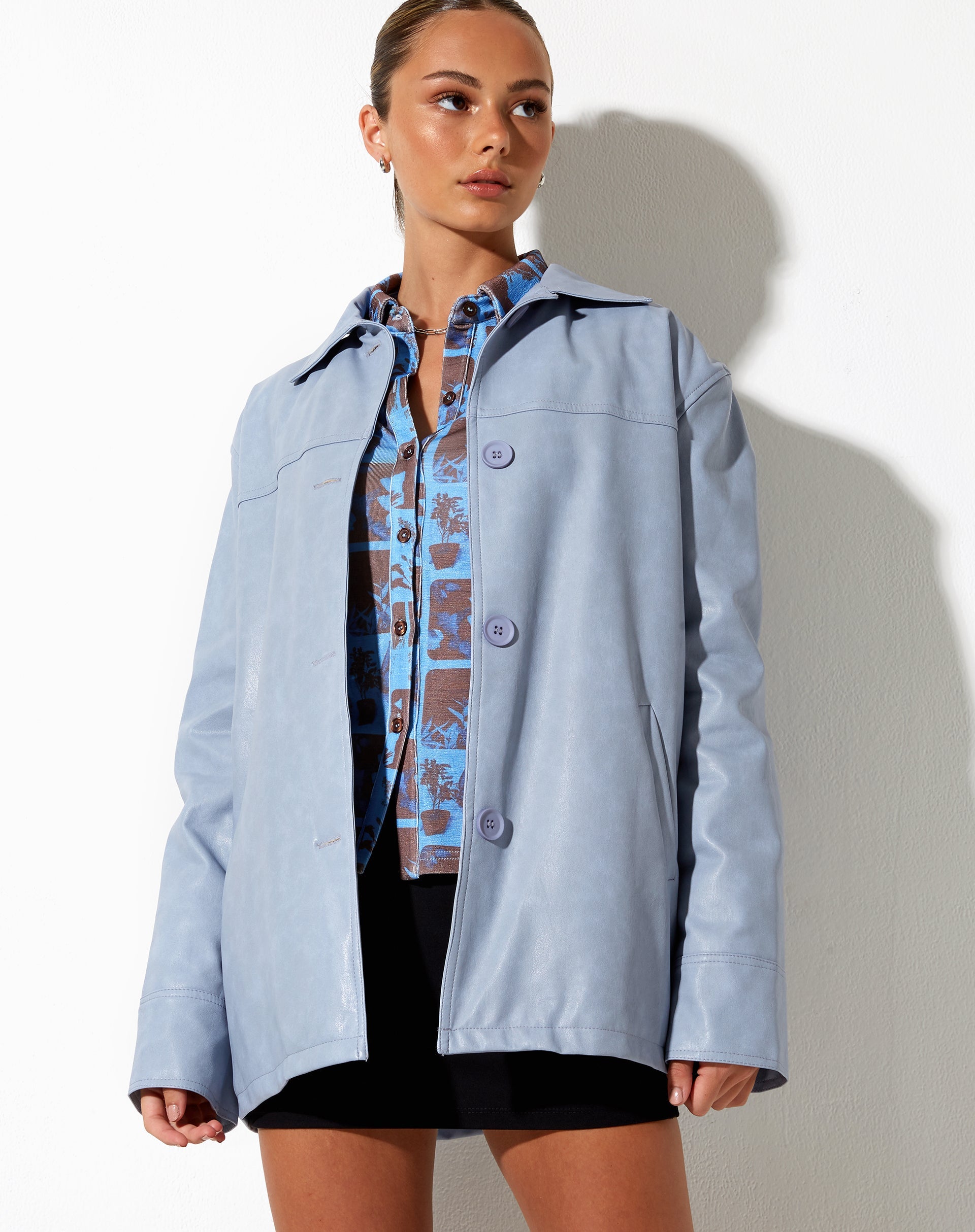Abbildung der Walta Jacke in PU Powder Blue