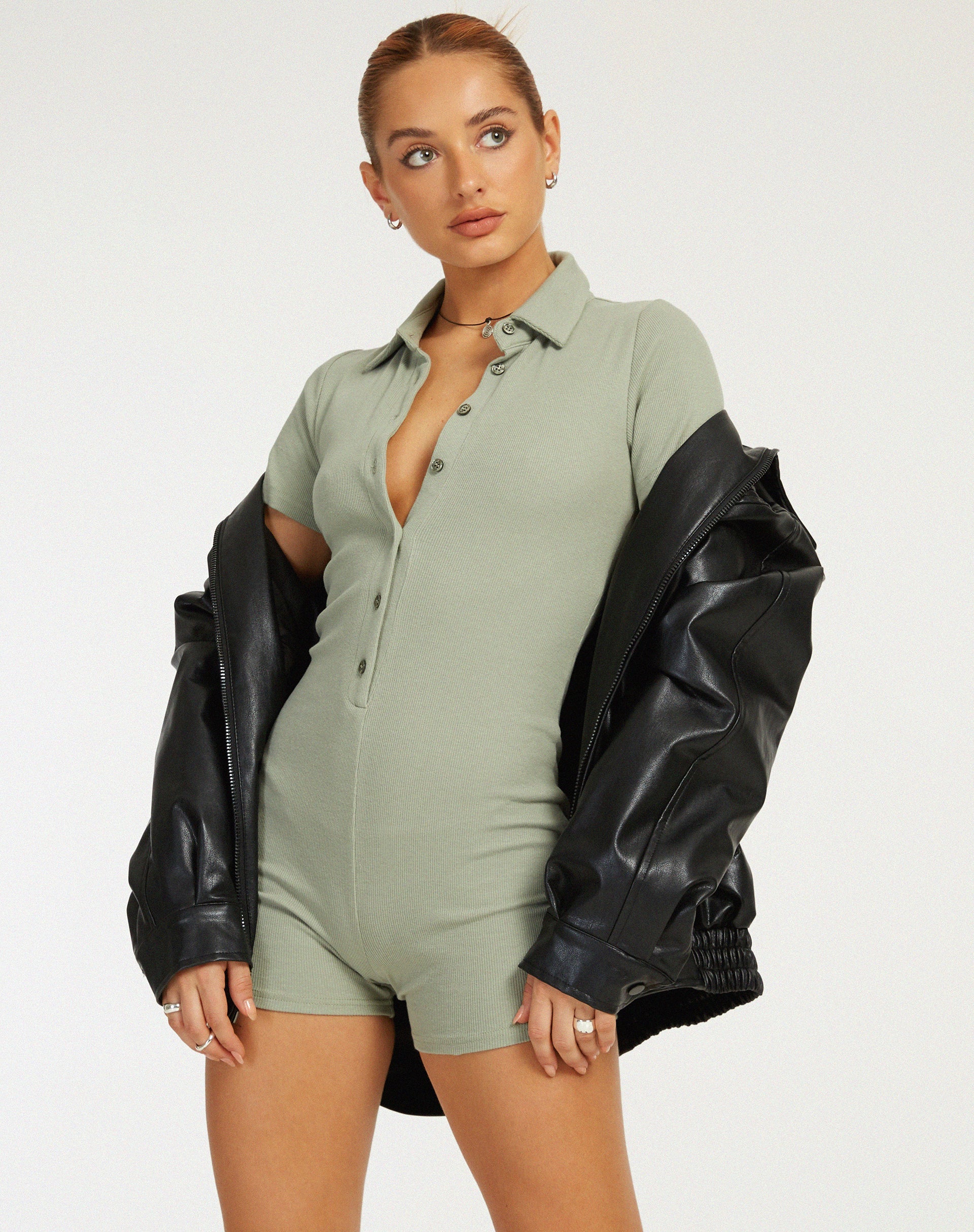 Abbildung von Waren Playsuit in Olive