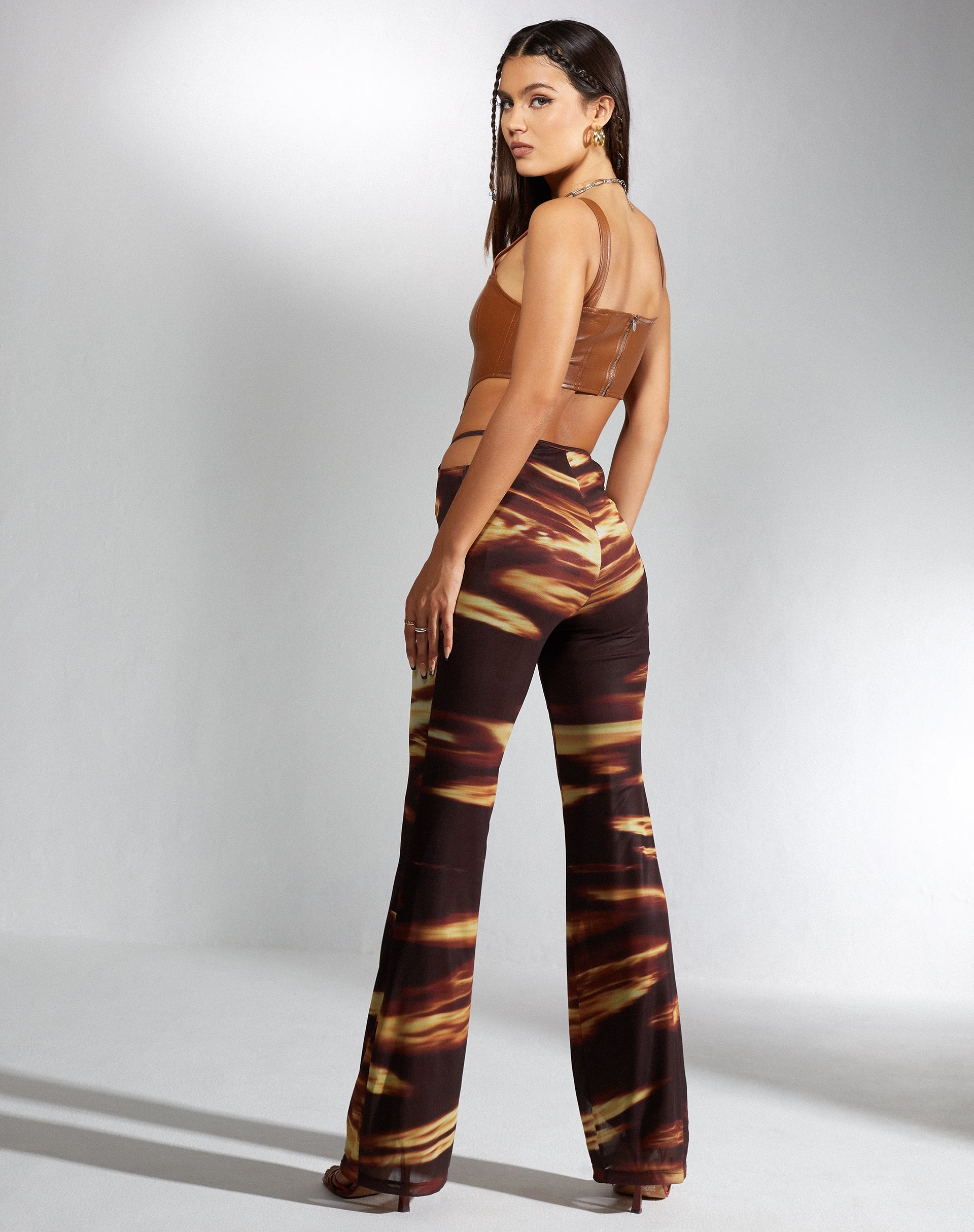 Bild von MOTEL X IRIS Wawi Crop Top in PU-Schokolade