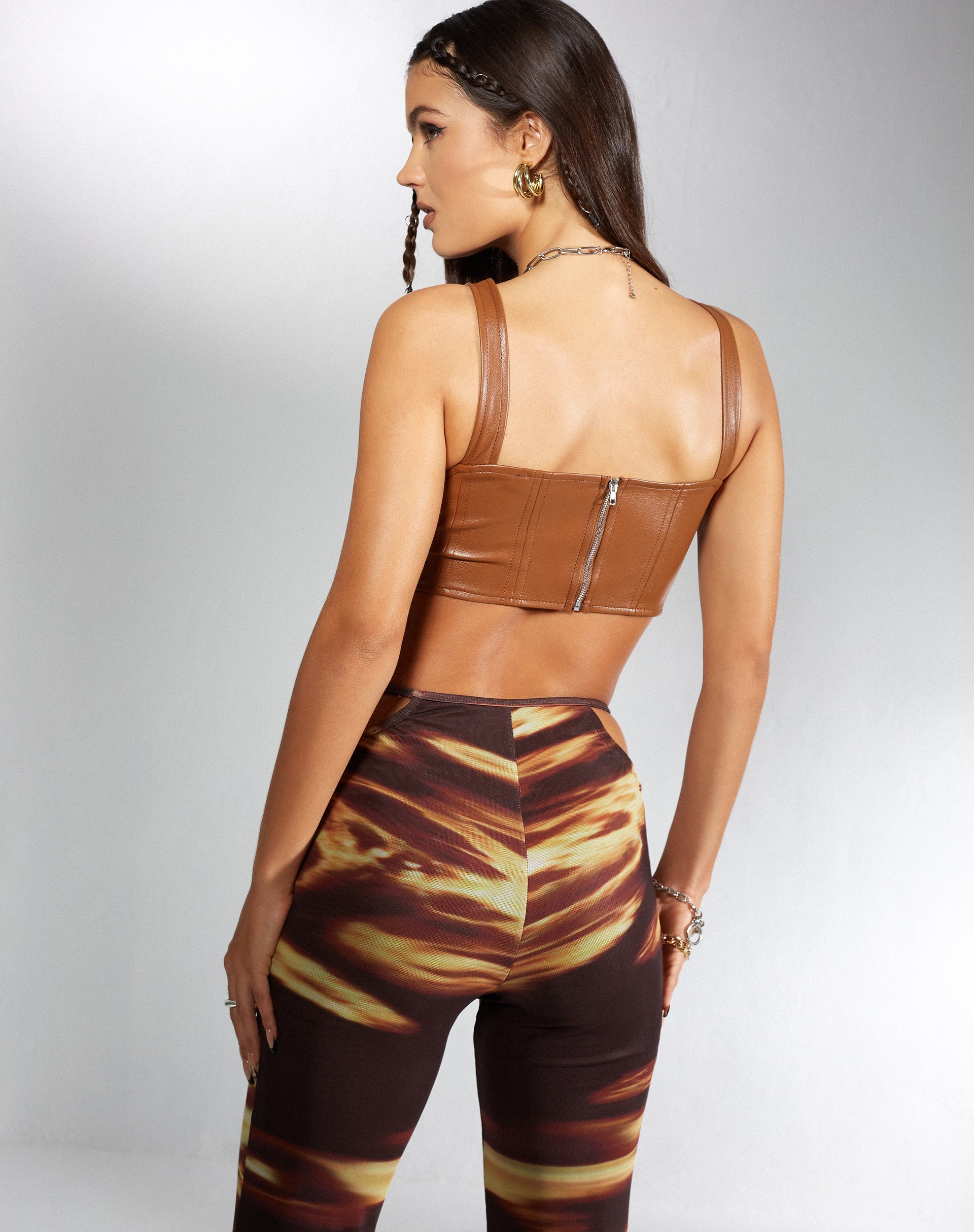 Bild von MOTEL X IRIS Wawi Crop Top in PU-Schokolade
