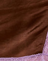Satin-Schokolade mit violetter Spitze