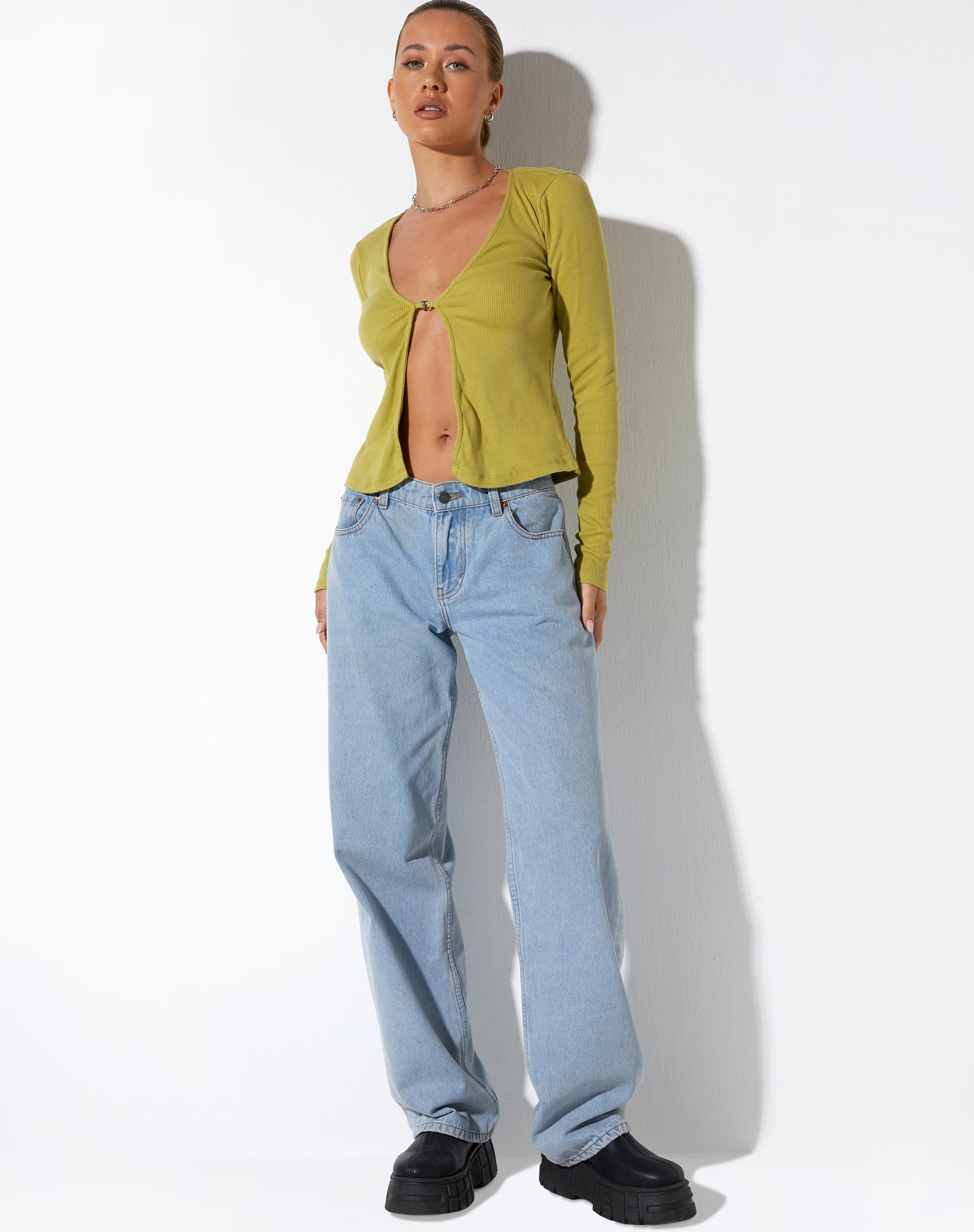 Bild von Xiur Cardi in Rib Cress Green