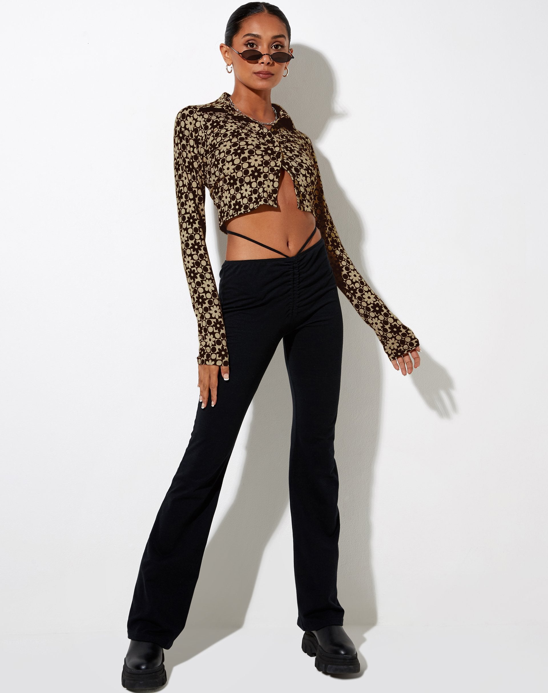 Bild von Ryals Crop Top in Patchwork Daisy Braun