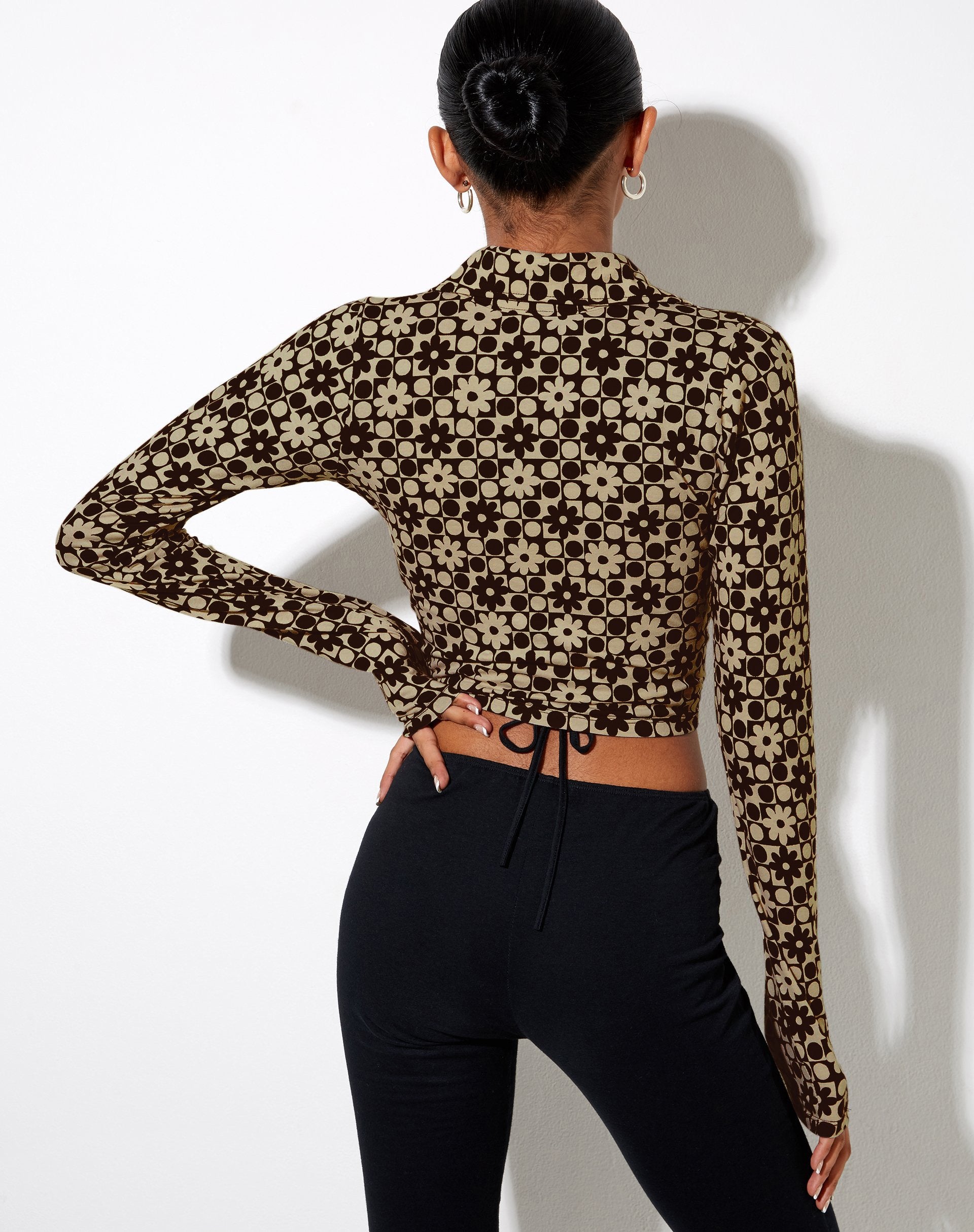Bild von Ryals Crop Top in Patchwork Daisy Braun