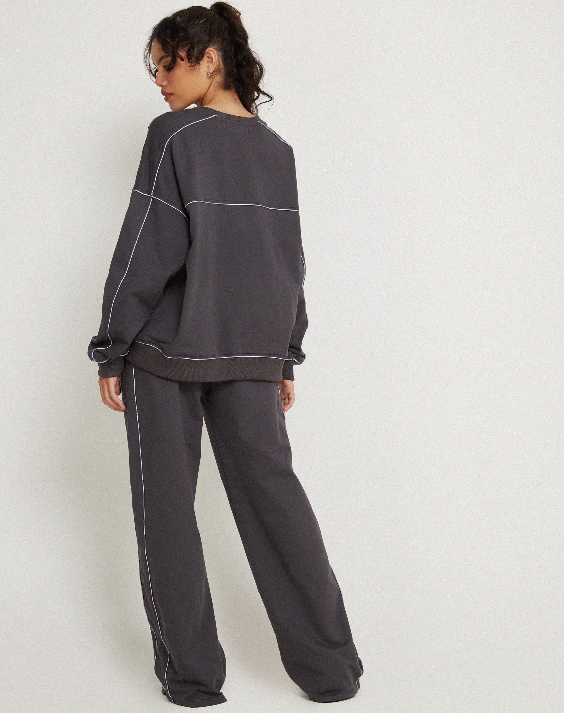Abbildung von Imogen Sweatshirt in Beluga Grey