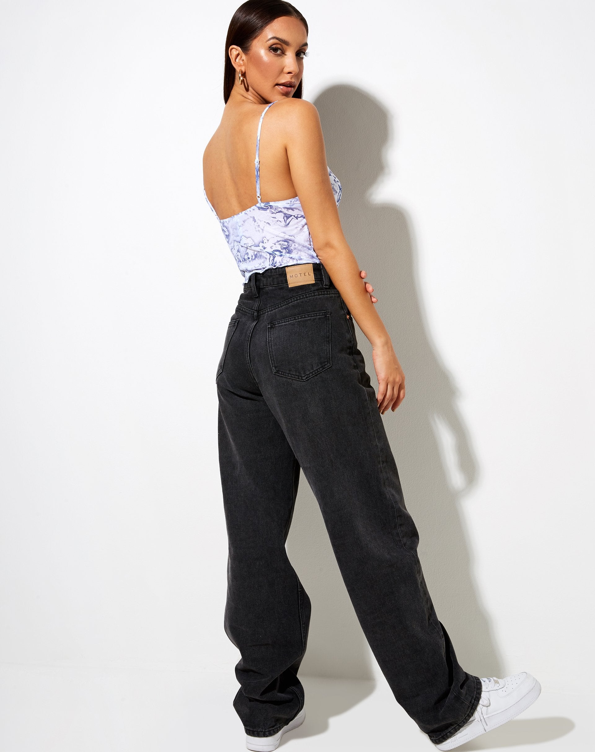 Bild von Yenika Crop in 20s Cherub Weiß und Blau