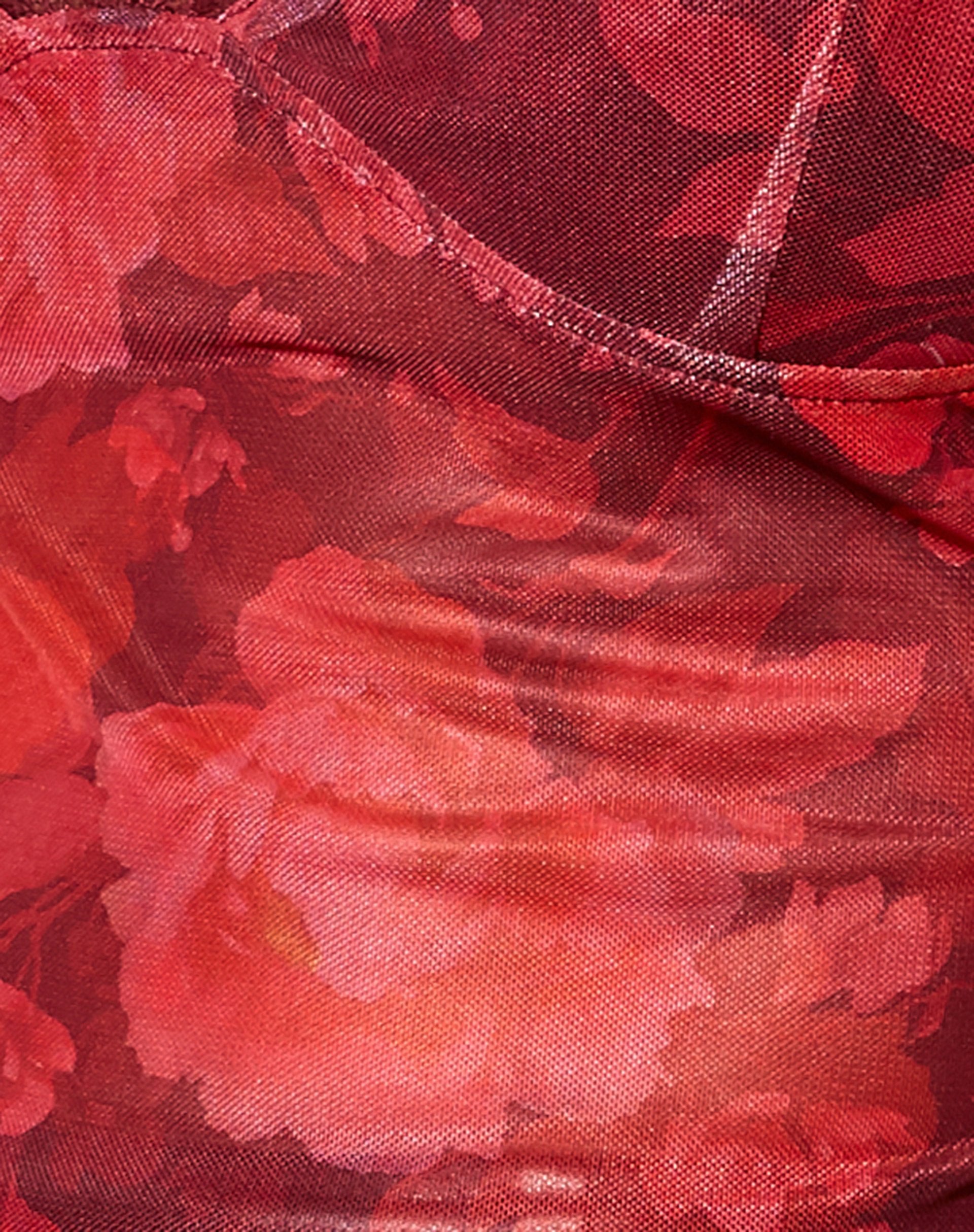 Bild von Yenika Crop Top in Rough Rose Burgundy