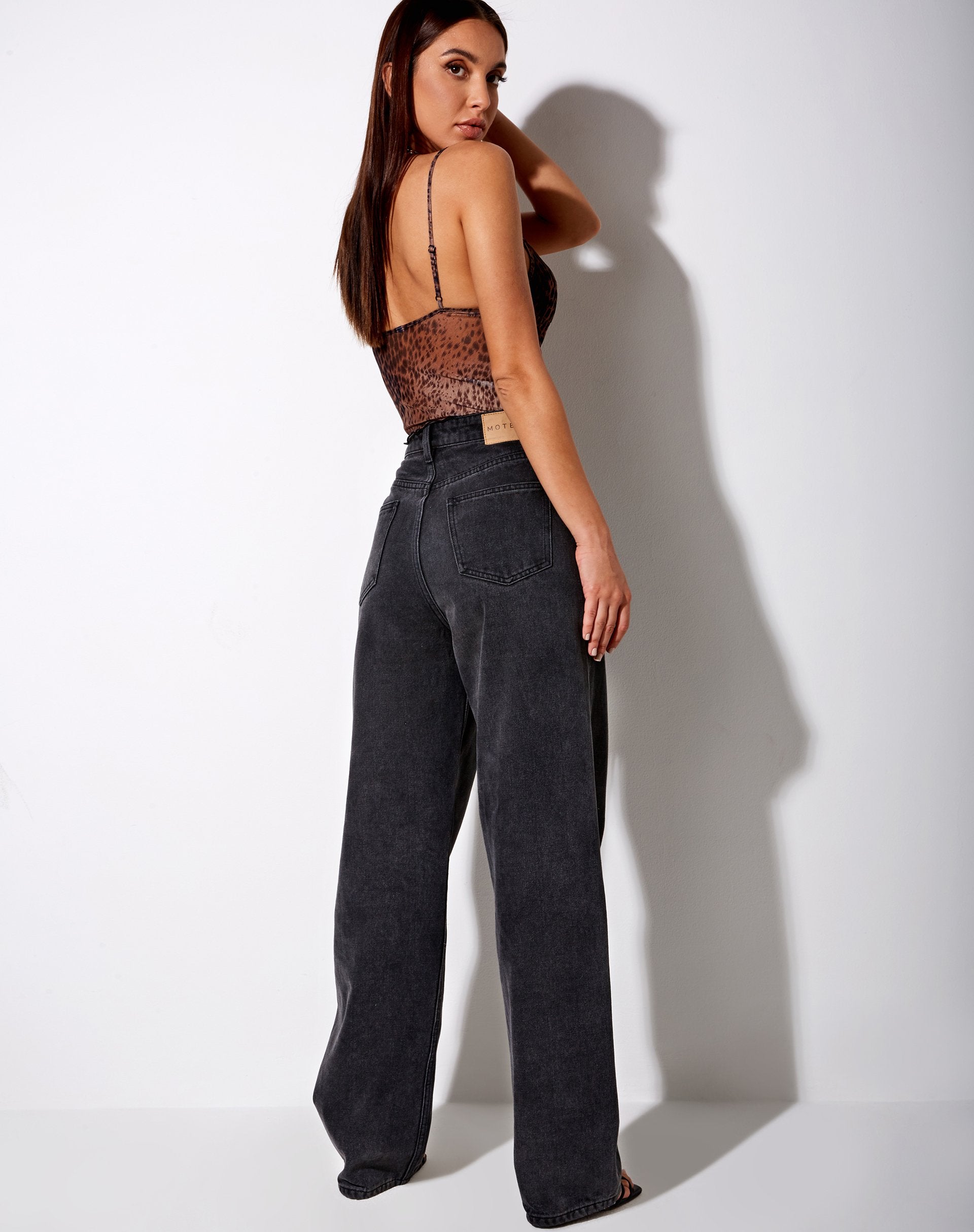 Image of Yenika Crop Top in Gepardenbraun mit Spitze