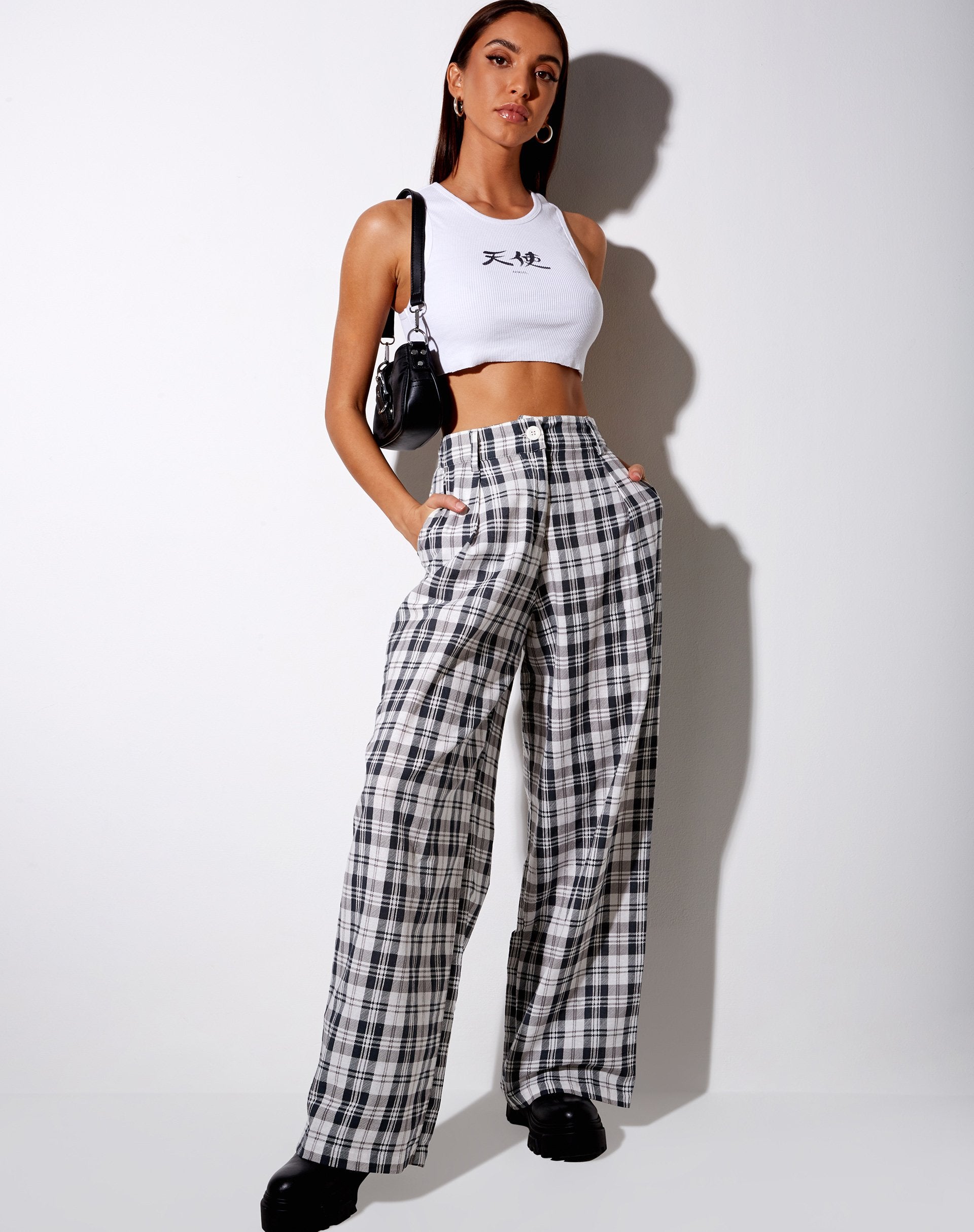 Bild von Yeva Hose in Checking Out Grau