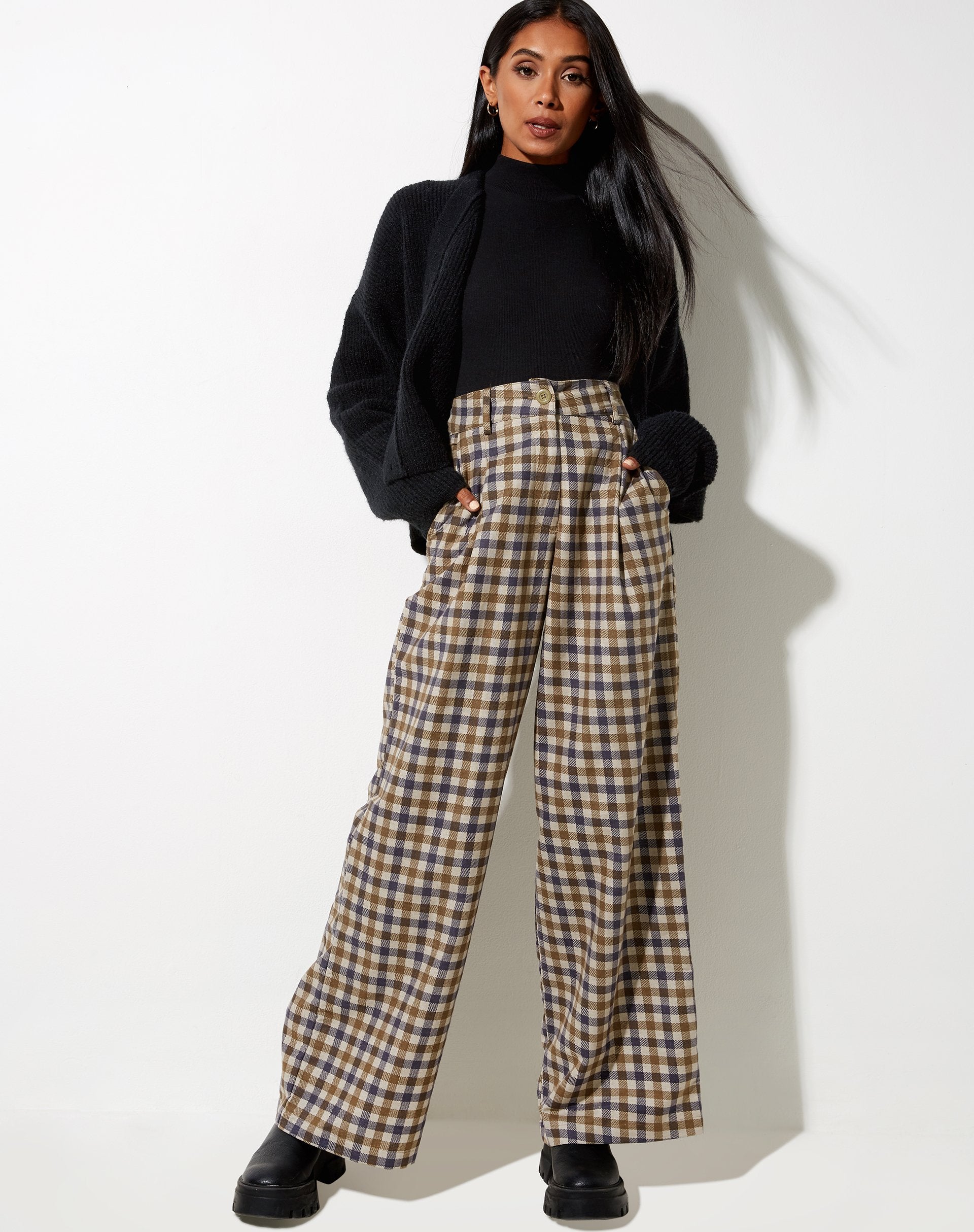 Bild von Yeva Hose in 40s Check Tan