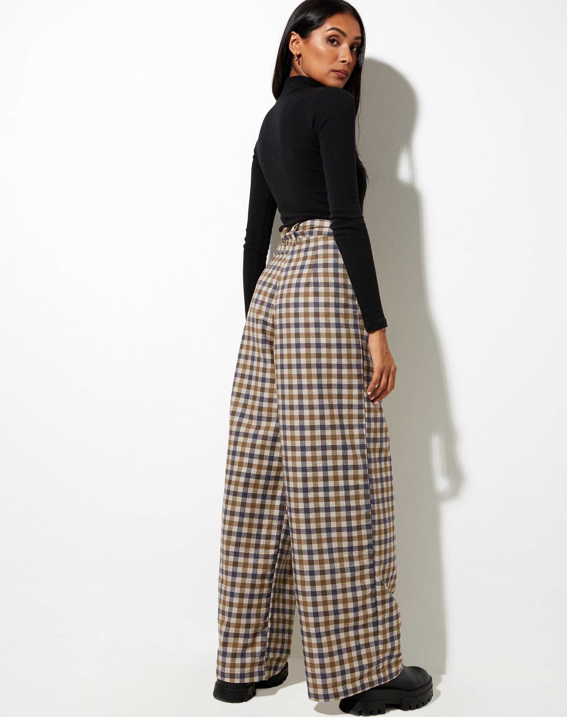 Bild von Yeva Hose in 40s Check Tan