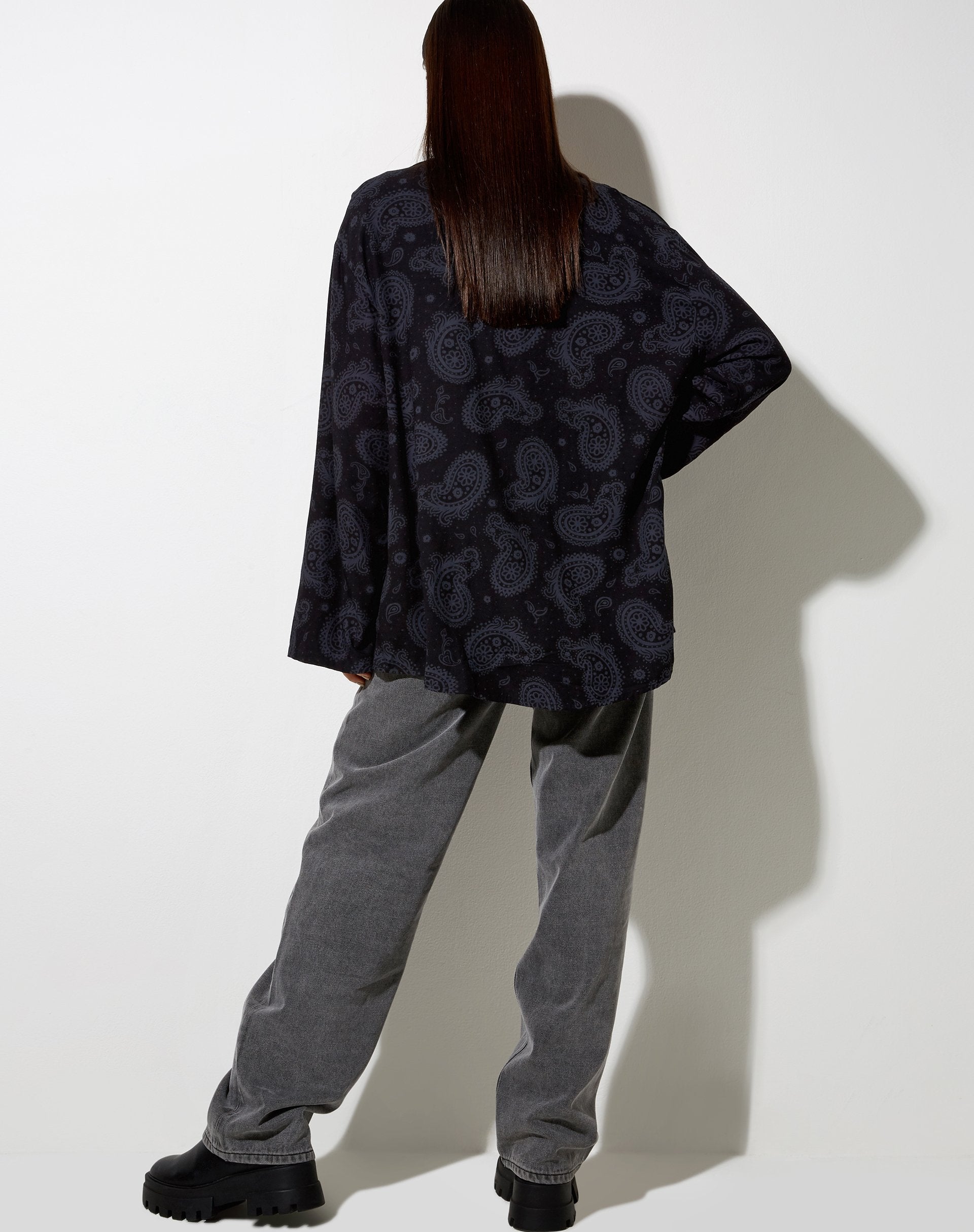 Image of Yuya Shirt in Persischer Nacht Schwarz