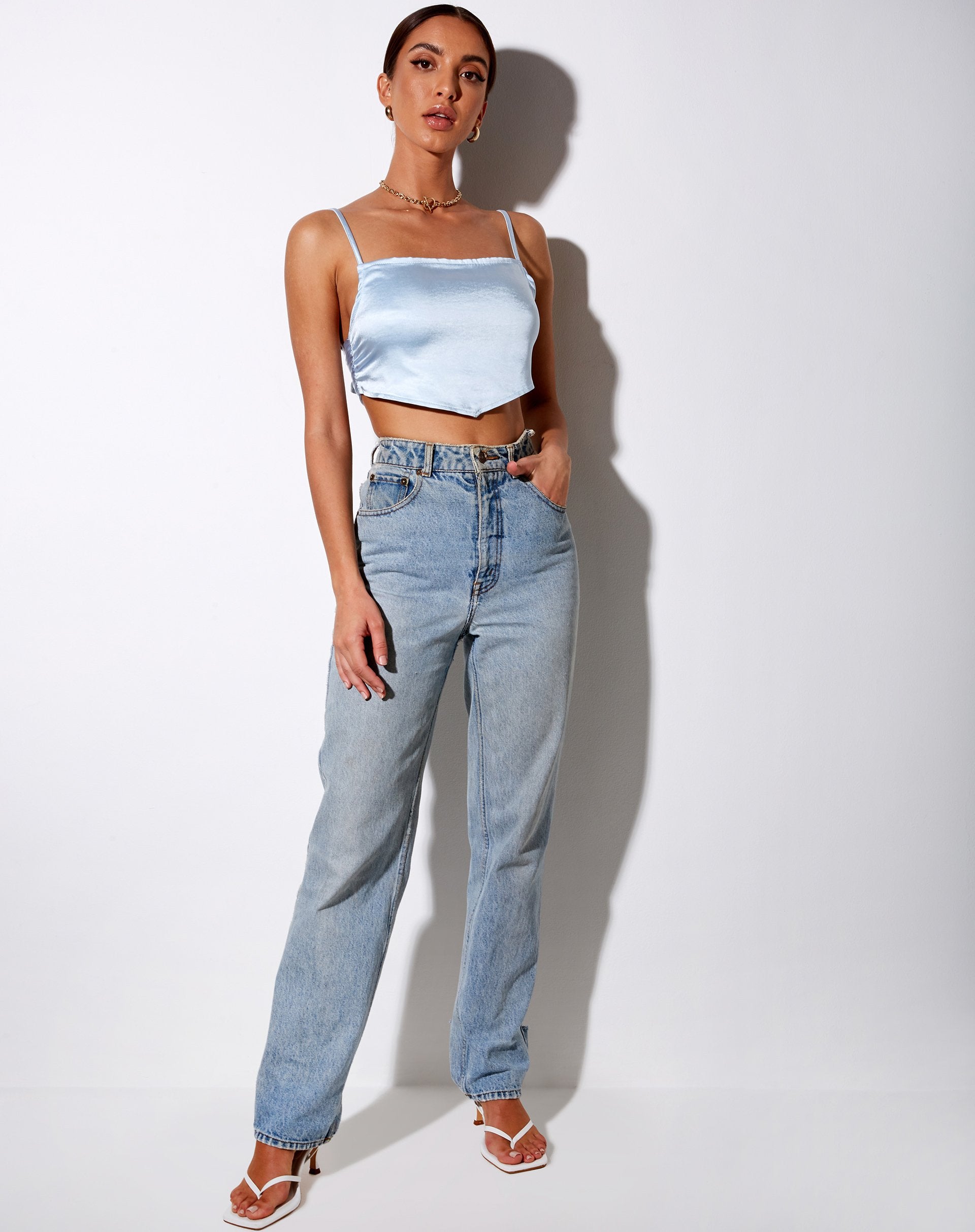 Bild von Zashe Cami Top in Satin Baby Blau