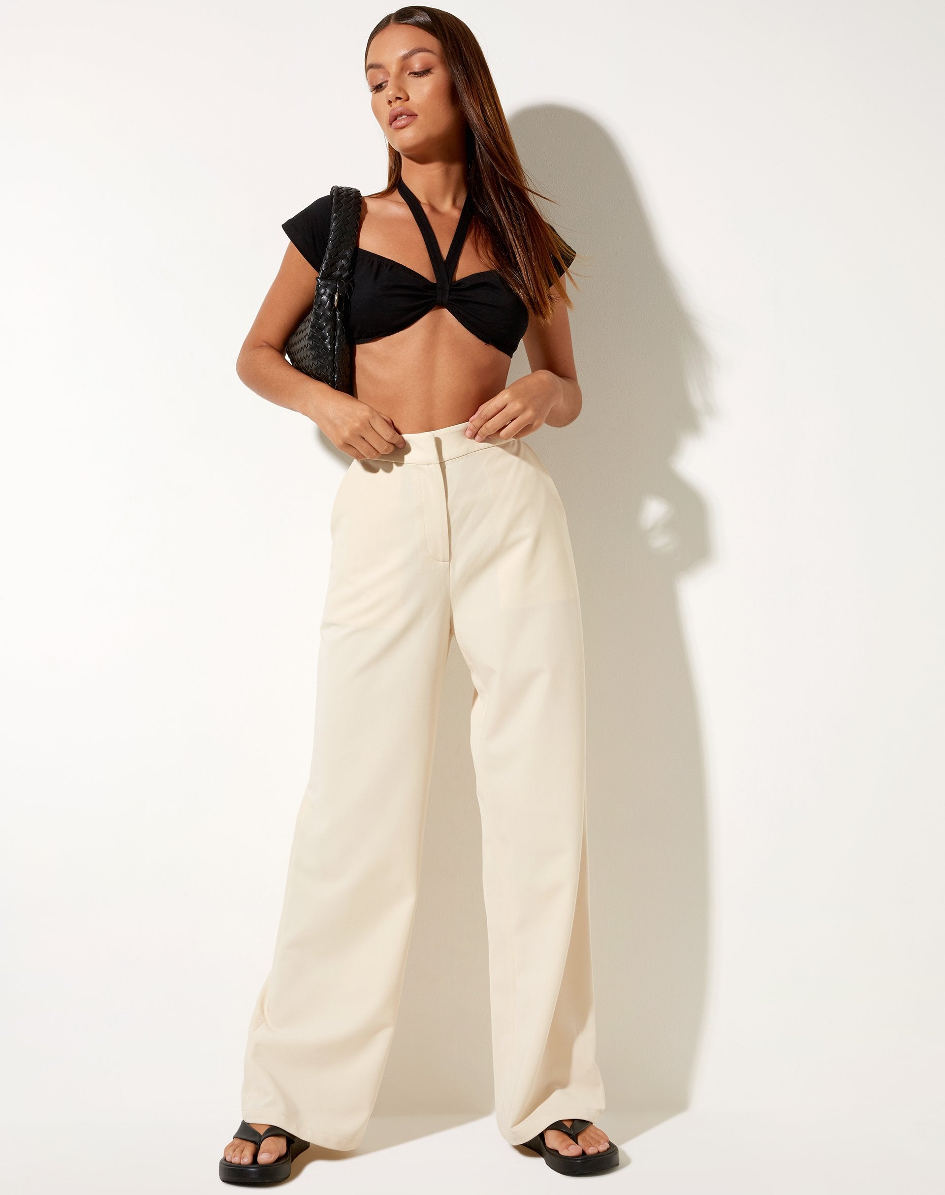 Bild von Zaveta Bralette Top in Schwarz