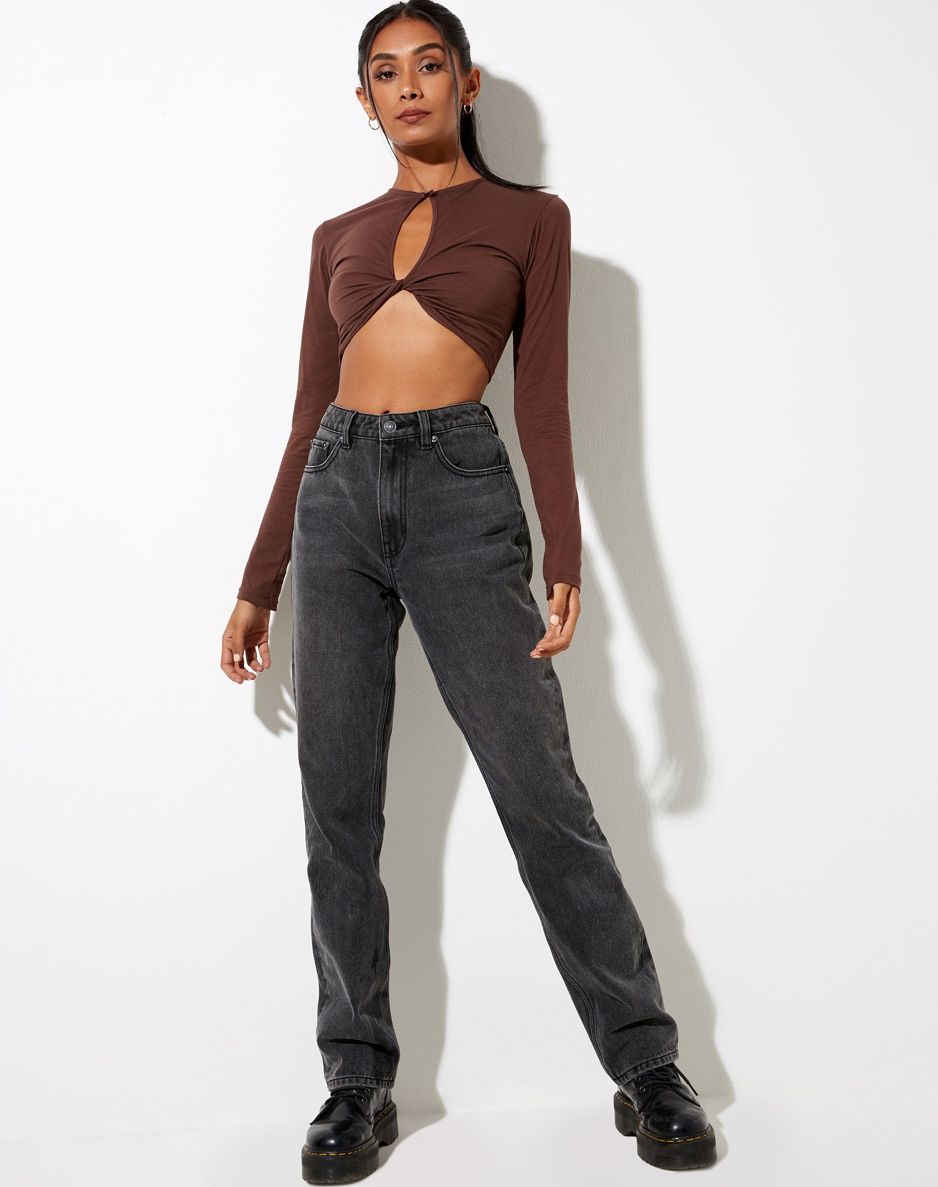 Bild von Zen Crop Top in Deep Mahogany