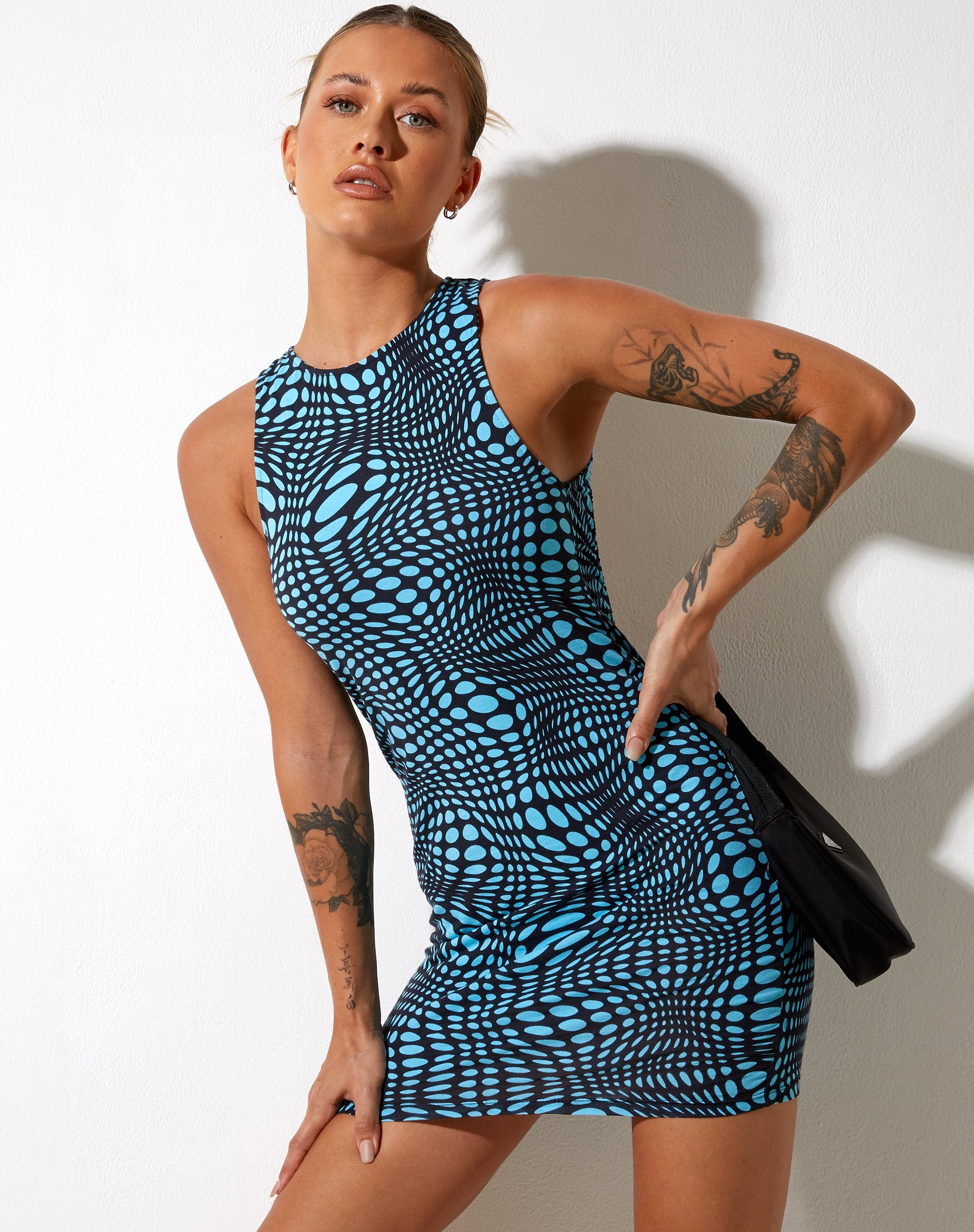 Image of Zenalo Bodycon Kleid in Polka-Optik Blau