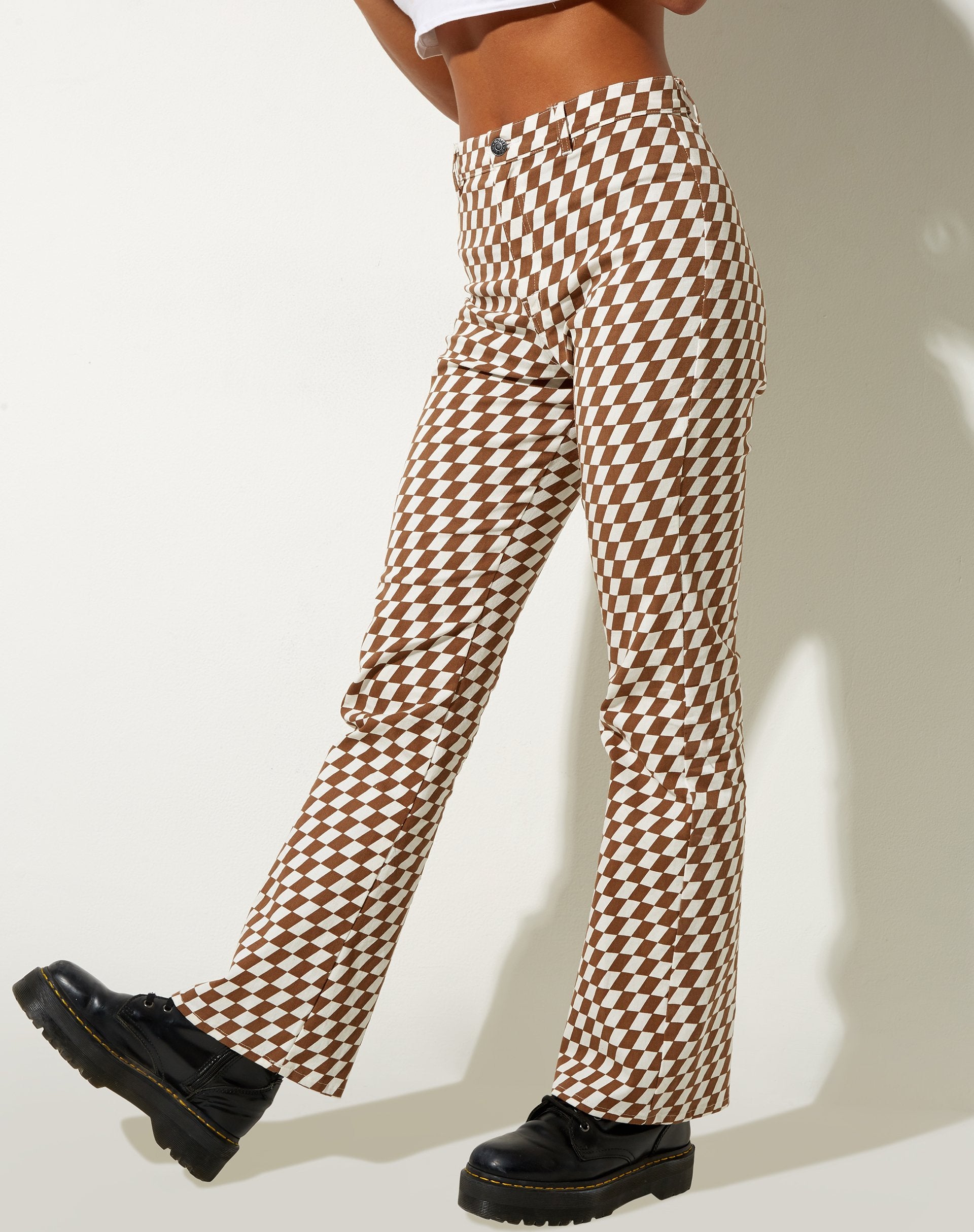 Image of Zoven Schlaghose in Diagonalkaro Tan und Elfenbein