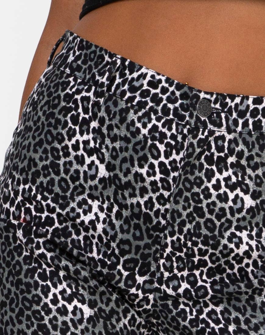 Image of Zoven Hose in Rar Leopard Grau