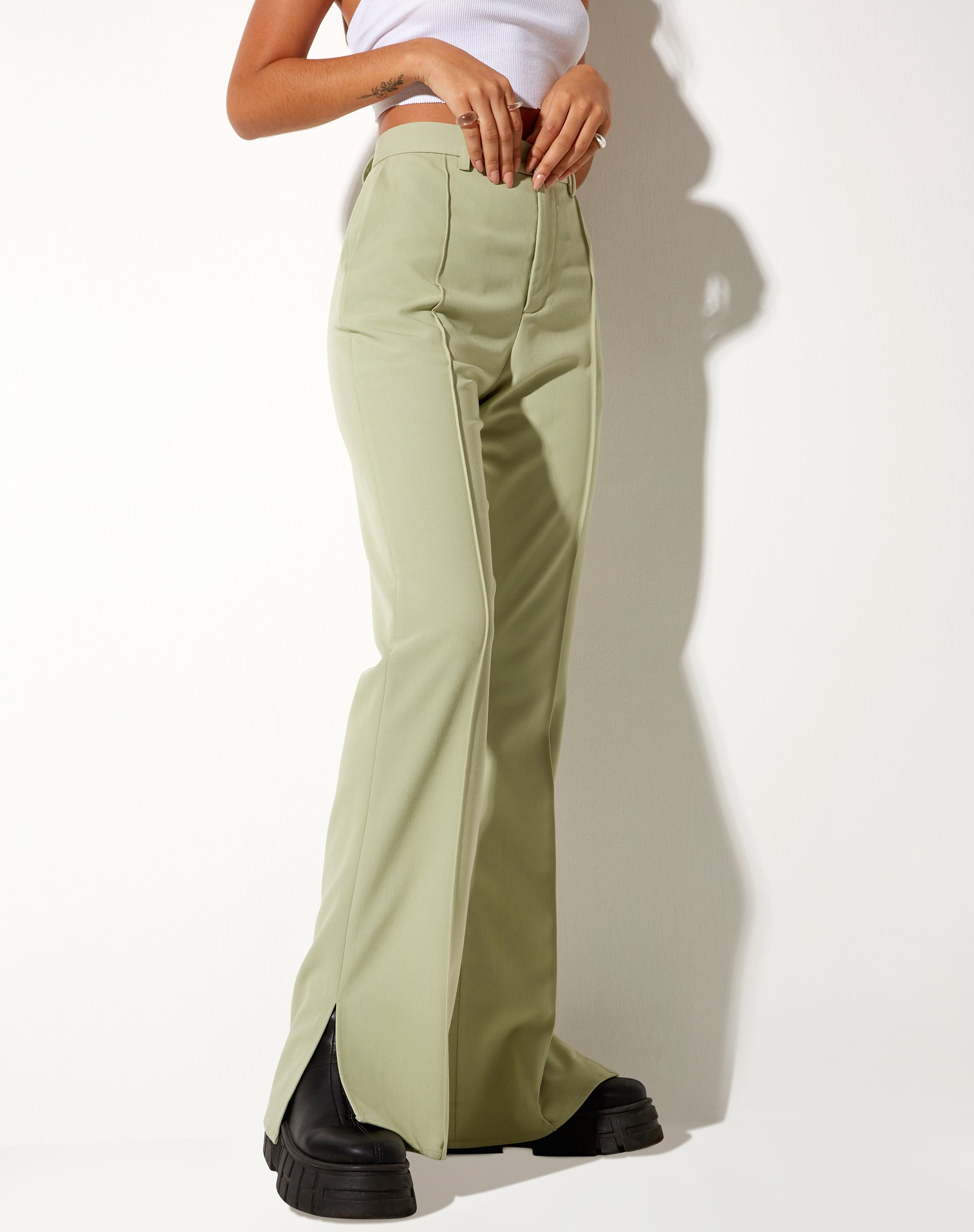 Bild der Zovey-Hose in Salbei