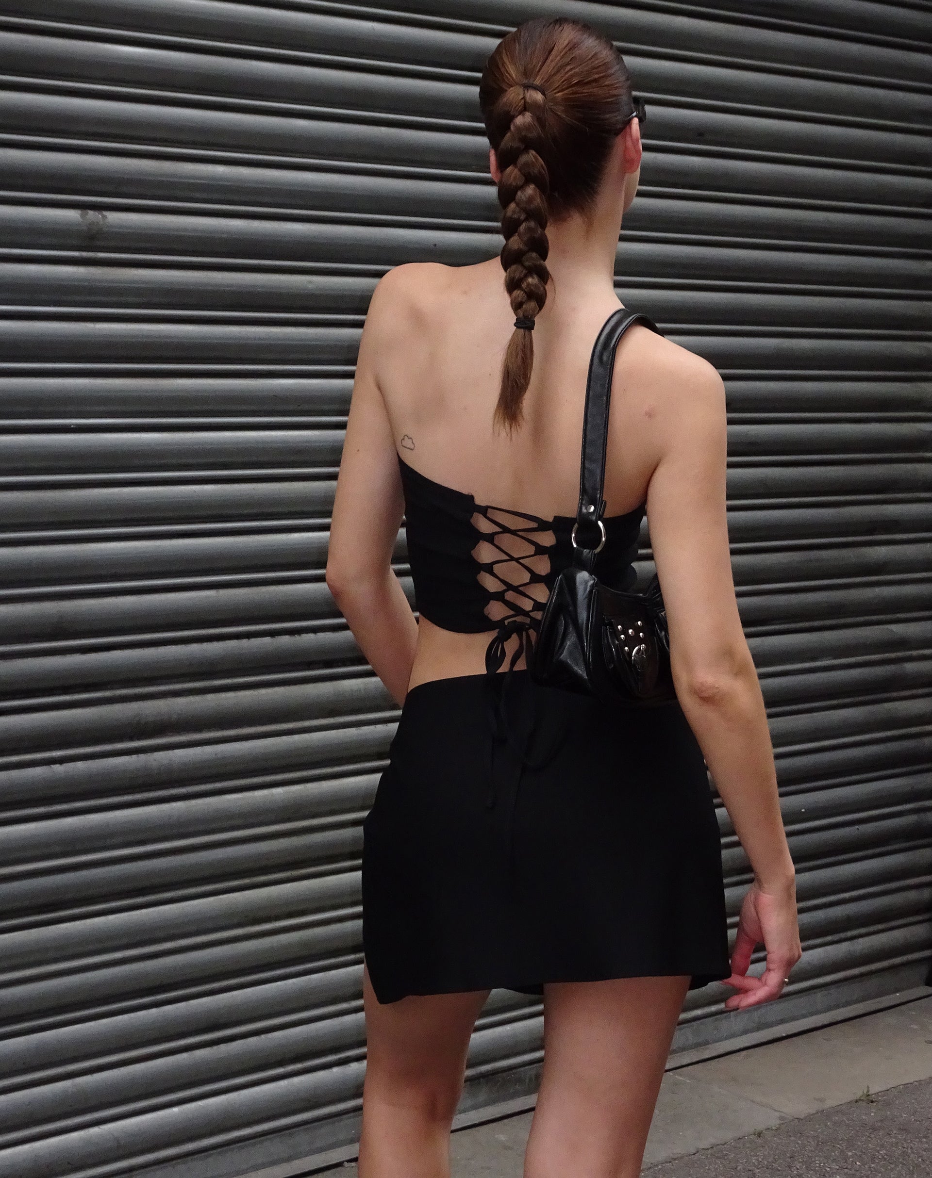 Bild von MOTEL X JACQUIE Panilka Bandeau Top in Schwarz