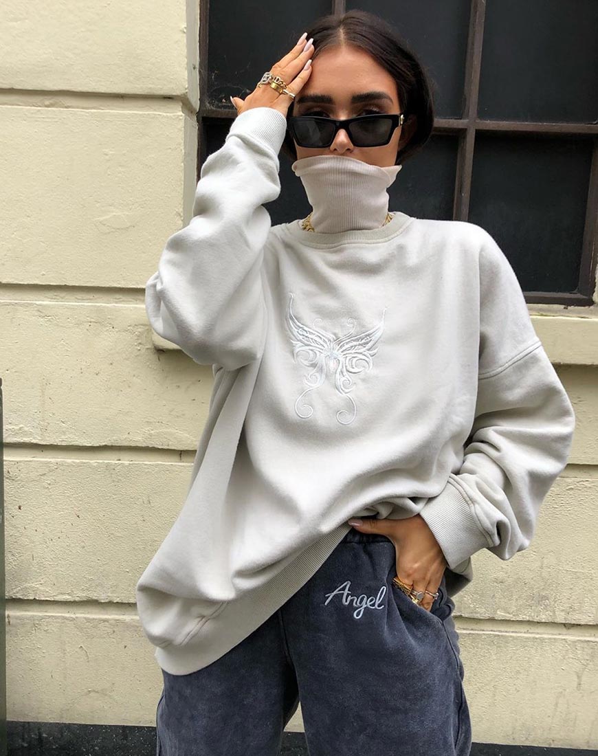 Glo Sweatshirt in Ecru mit Schmetterlingsstickerei
