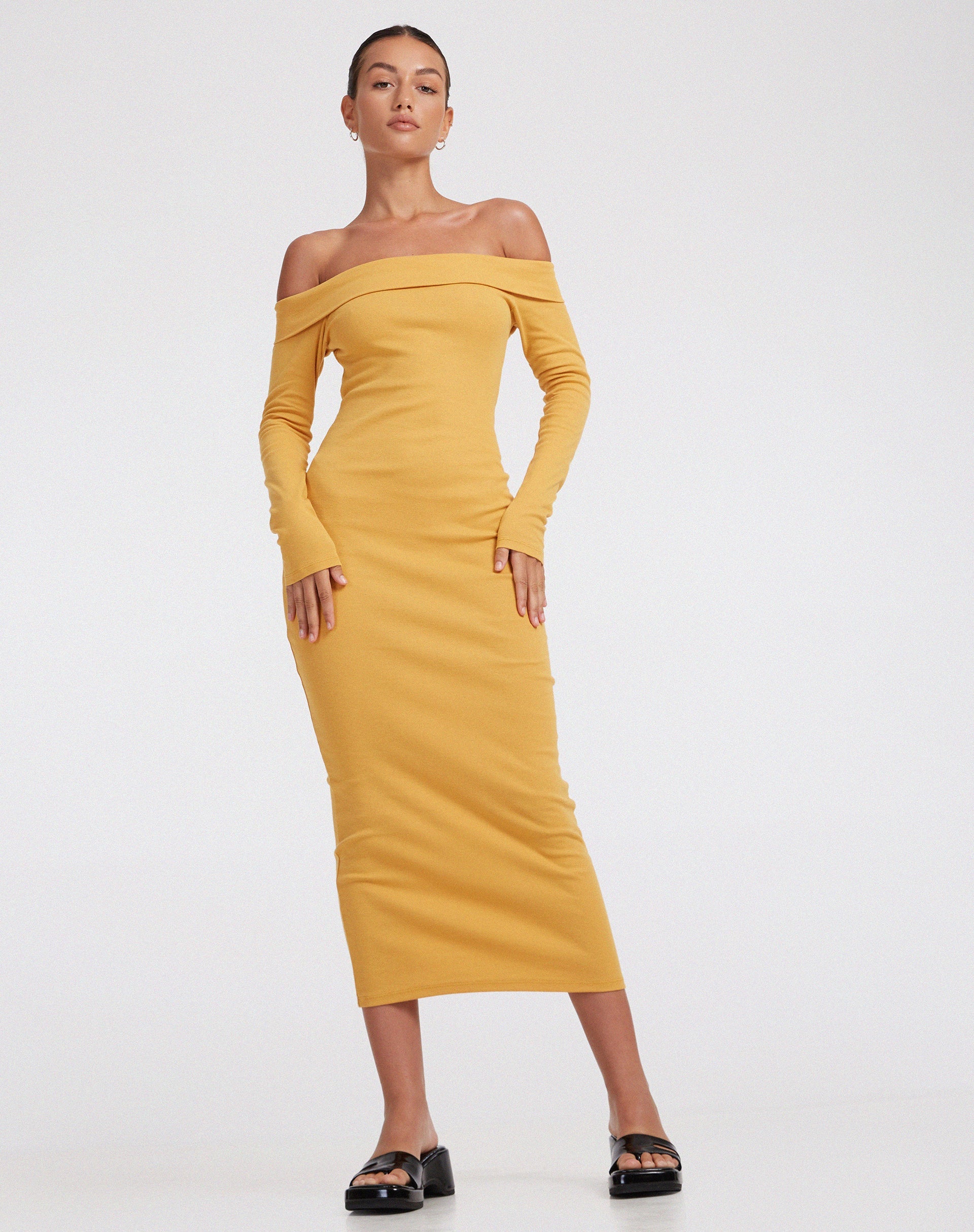 Image of Shiloh Langärmeliges Kleid aus Rippstrick in Dottergelb
