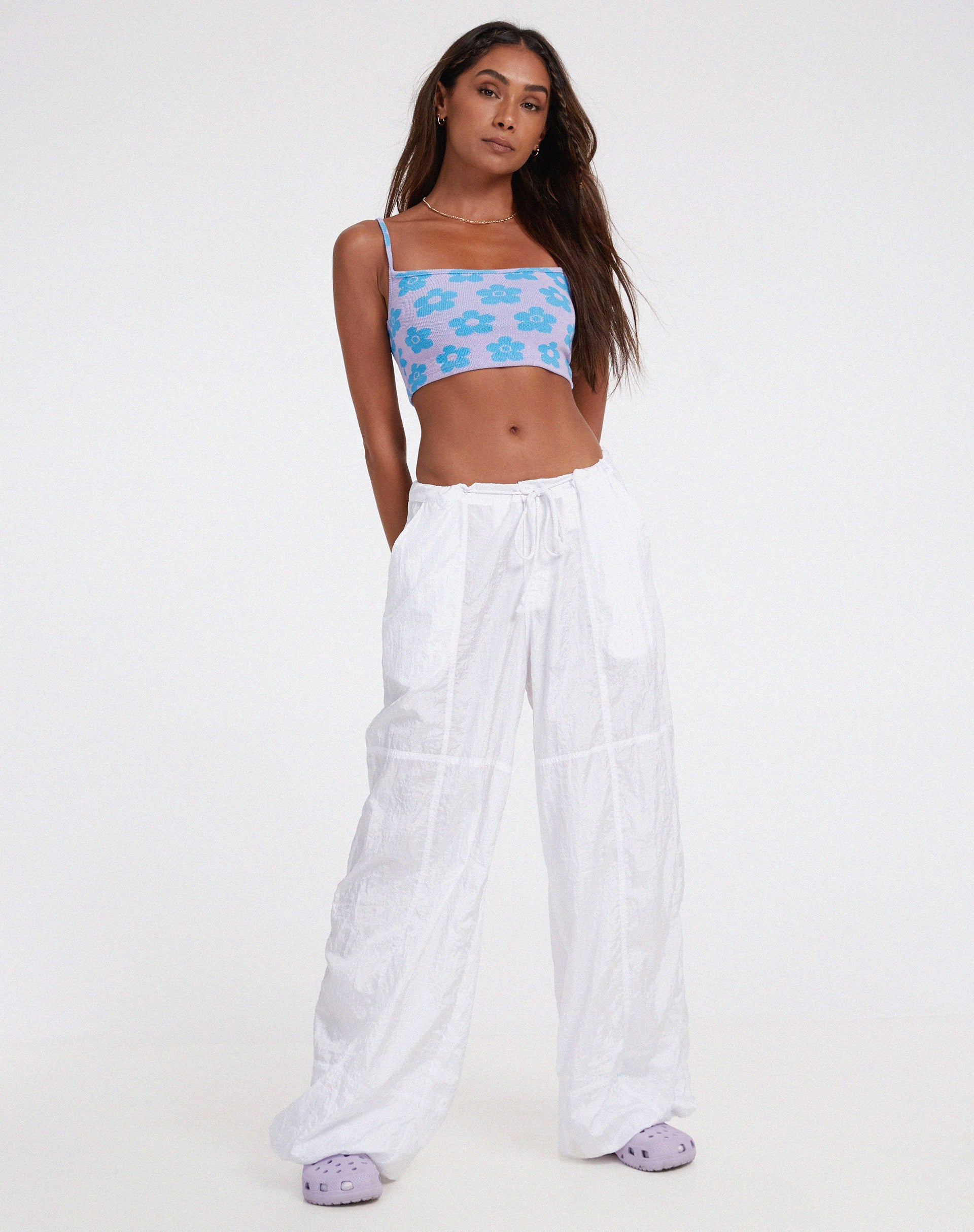 Bild von Tala Crop Top in Cute Floral Daisy Lilac und Blau